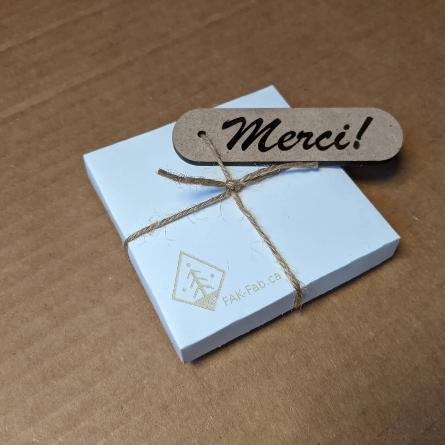 Grosse semaine de production! Plus de 120 diff&eacute;rents noms personnalis&eacute;s  pour des boules  de No&euml;l cette semaine. Vous &ecirc;tes originaux, il n'y a pas beaucoup de r&eacute;p&eacute;tition!

Les commandes de la semaine pass&eacute