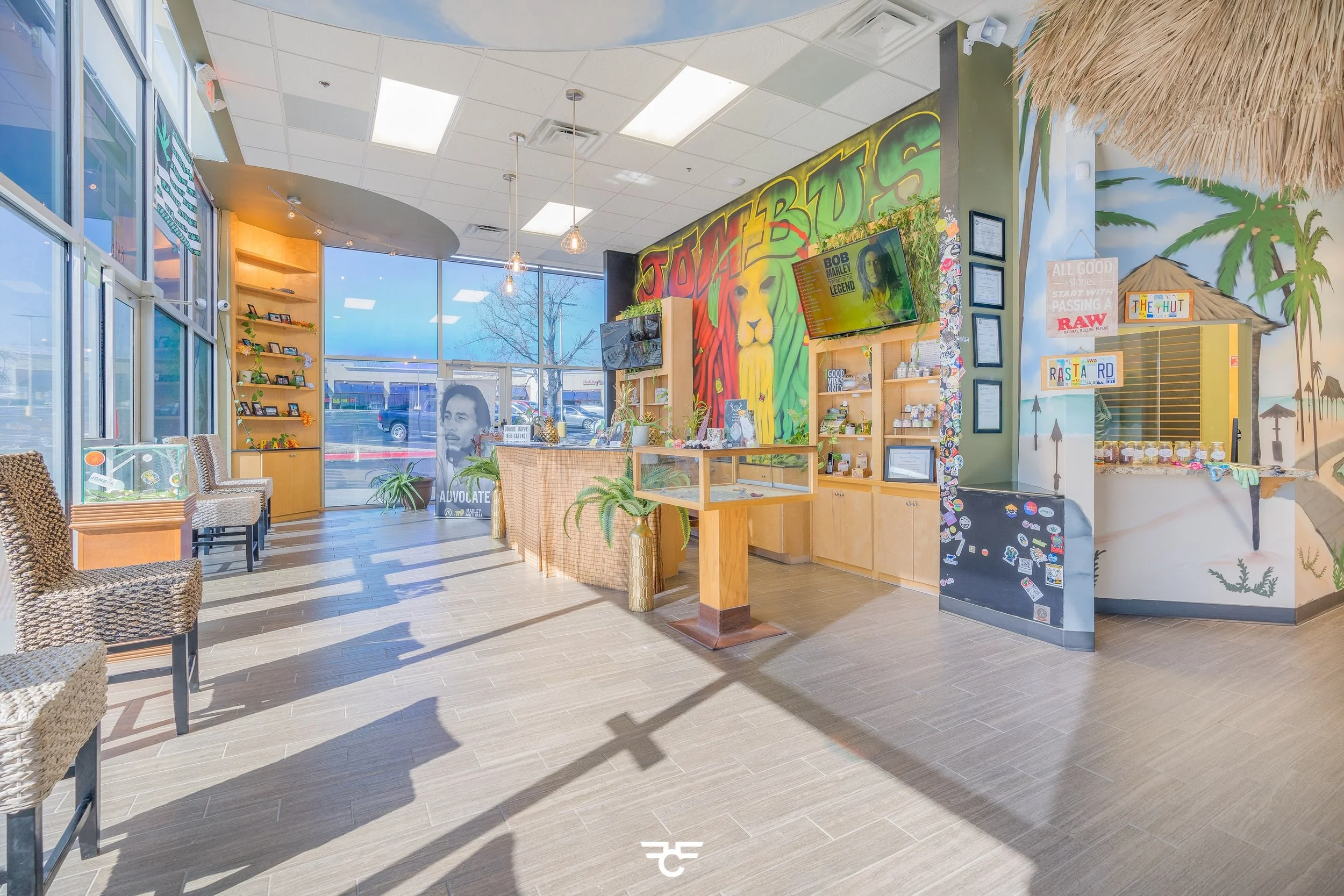 FFC_SS_Jombos_Interior (3)-min.jpg
