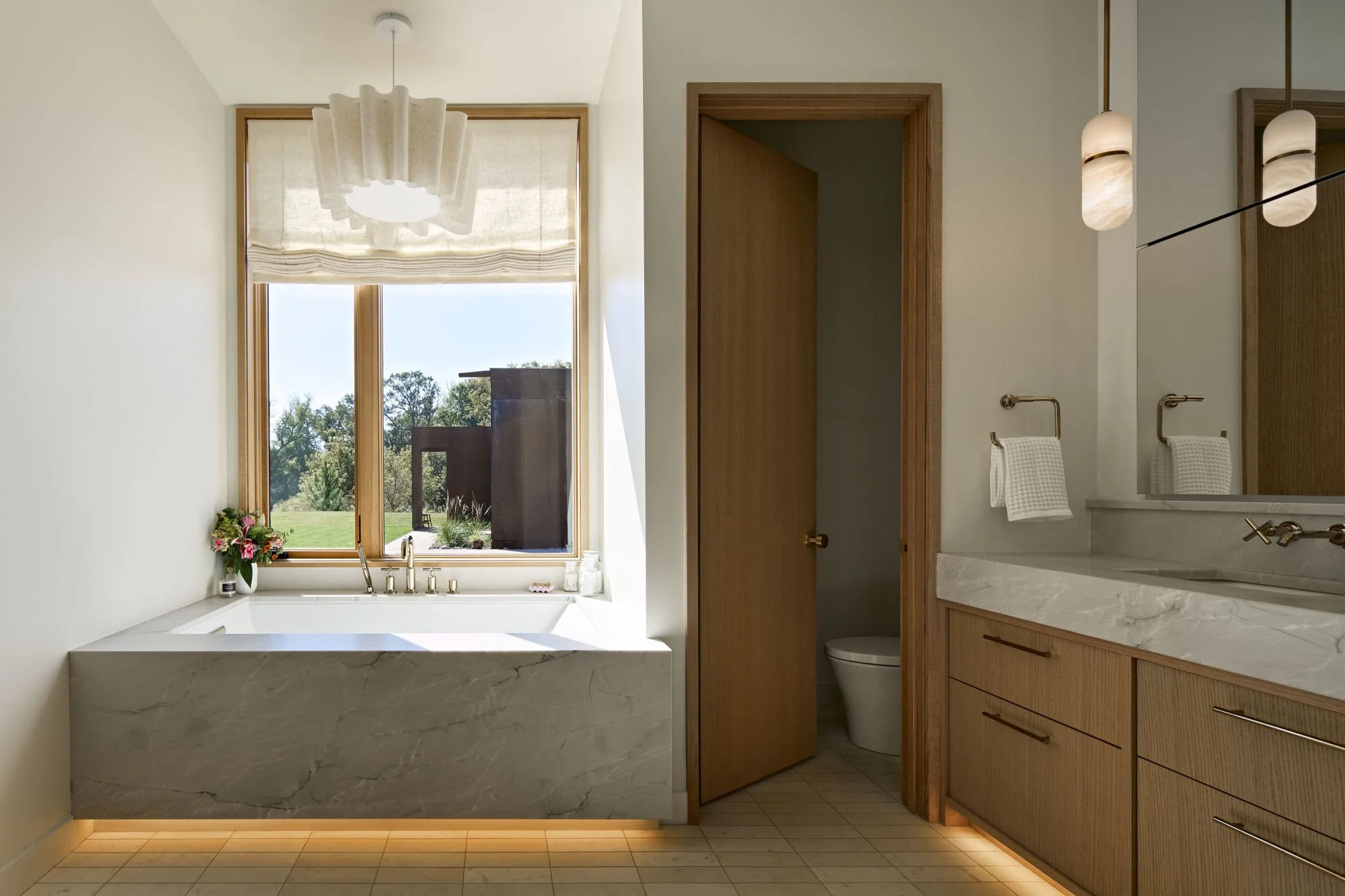67_PLAAD_PL_RoundThreePhotography_PBTubVanity.jpg