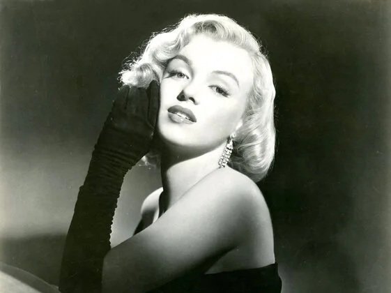 What Marilyn Monroe Taught Me About Vintage Glamour Photography