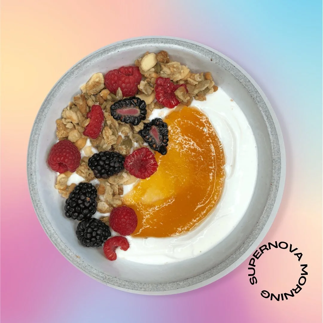 Make getting out of bed less painful🌝have a Supernova morning 

#somedazela#jam#supernova#breakfast#granola#eaterla#latimesfood#losangeles