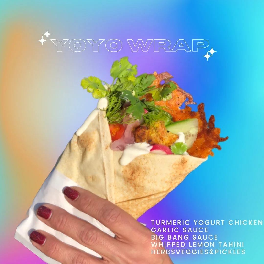 Almost Gemini ♊️ season and this yo-yo is serving BIG personality 💅🏽 so let&rsquo;s dish ok? Turmeric yogurt chicken, Garlic Sauce, Big Bang Sauce, whipped lemon tahini, veggies herbs &amp; pickles yeah🫡

.

#somedazela#pita#summer#gemini#