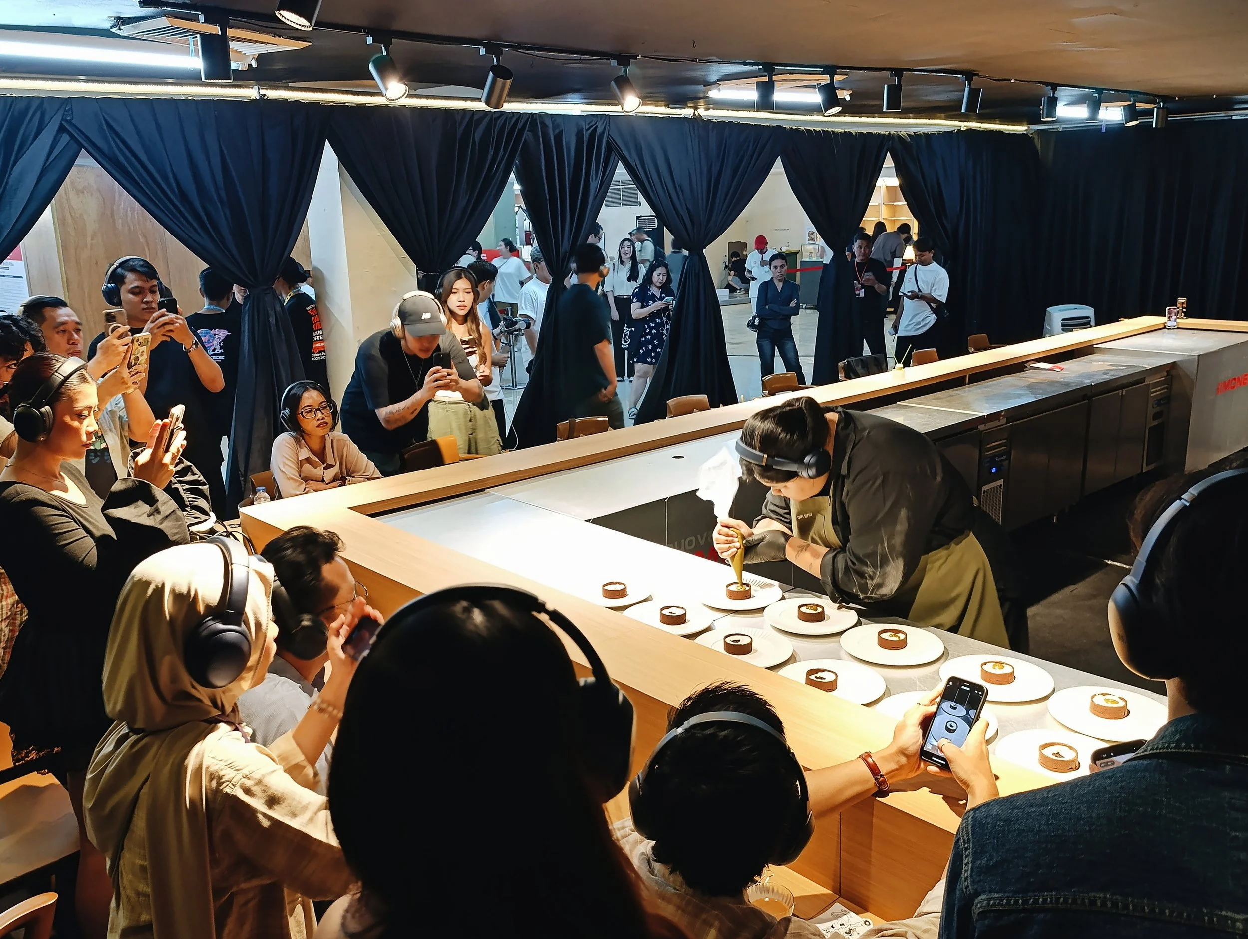 Gigi Susu Toffin Booth camp