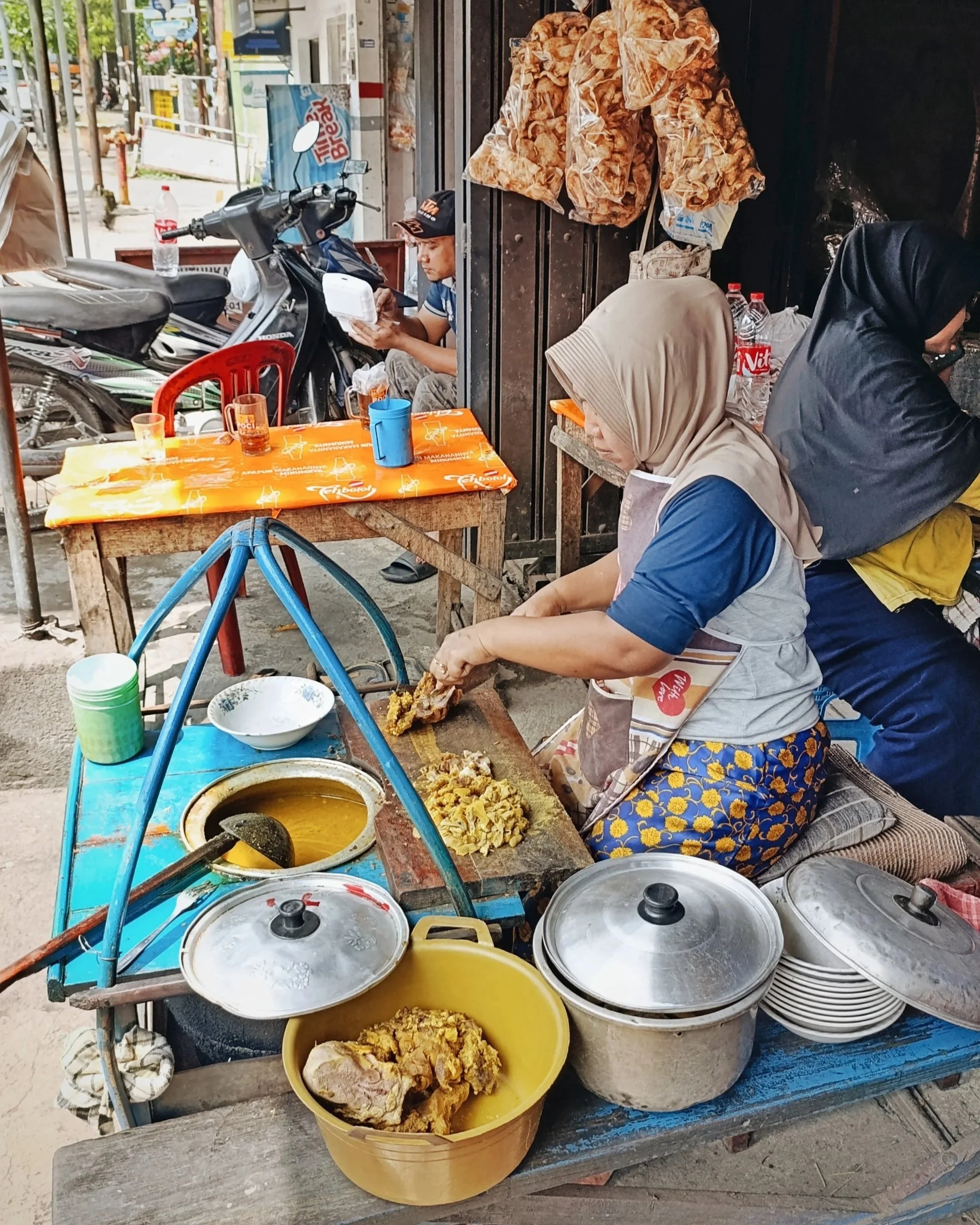 Cirebon dalam Dua Hari: Dari Mie Koclok Hingga Docang