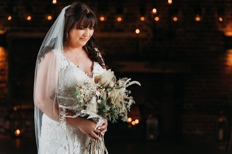 The bravest most beautiful bride, these pictures are simply stunning. 🤍

@sarahskud 
@makeupby_harper