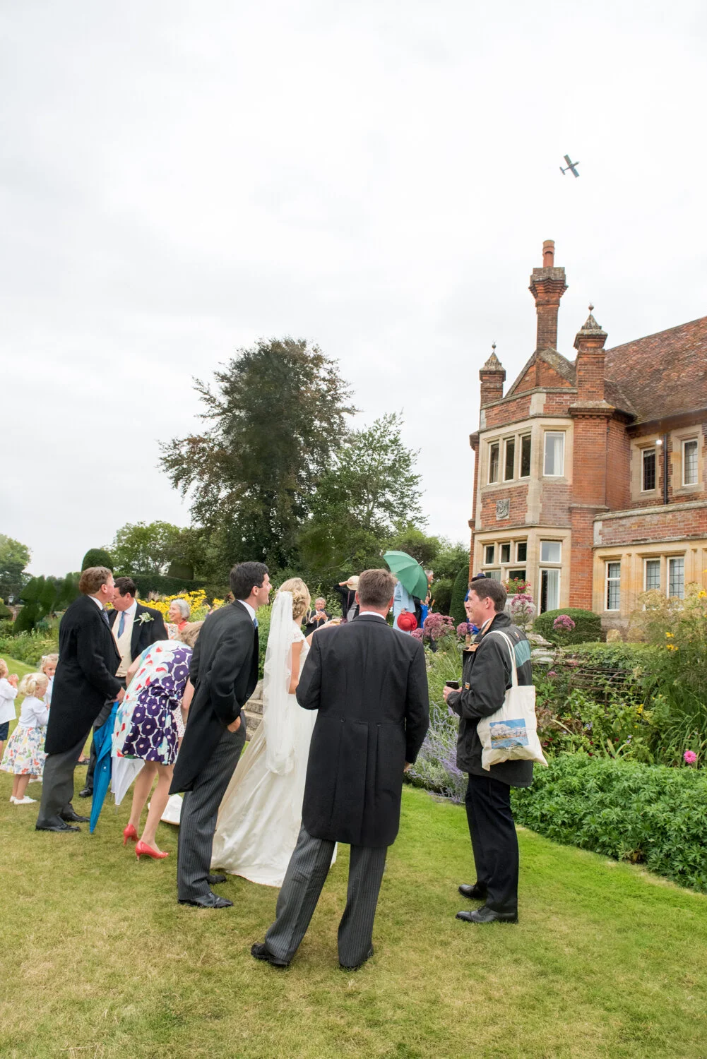 church-marquee-large-wedding-photography-89.jpg