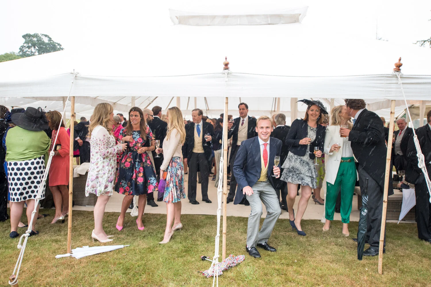 church-marquee-large-wedding-photography-95.jpg