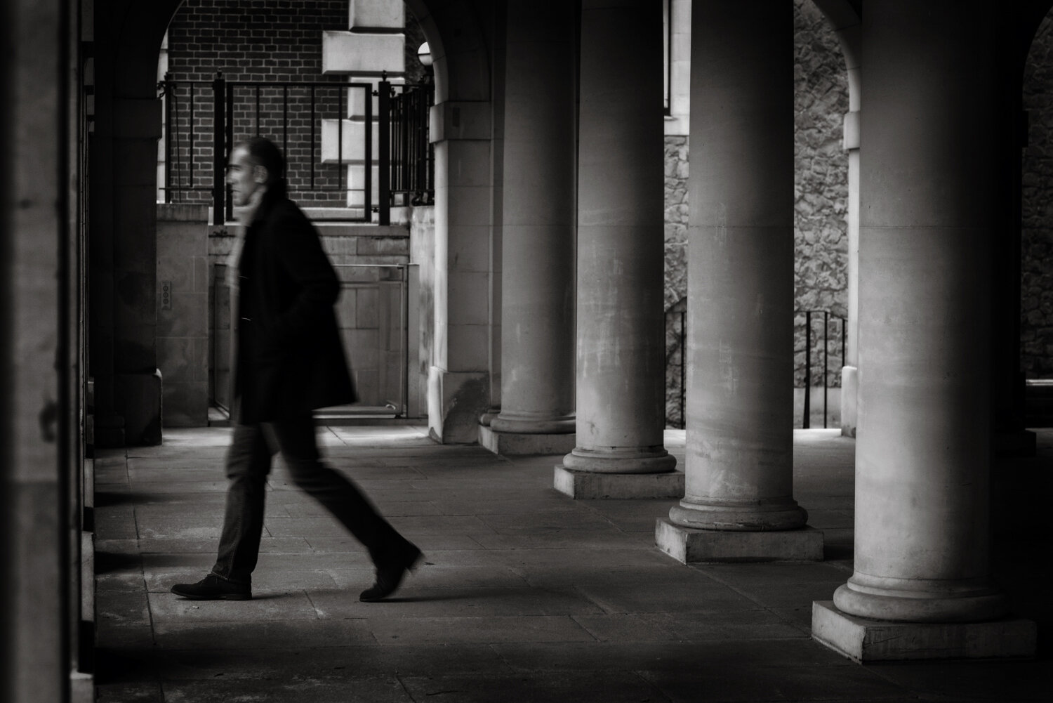 thriller-writer-portraits-london-streets-2.jpg