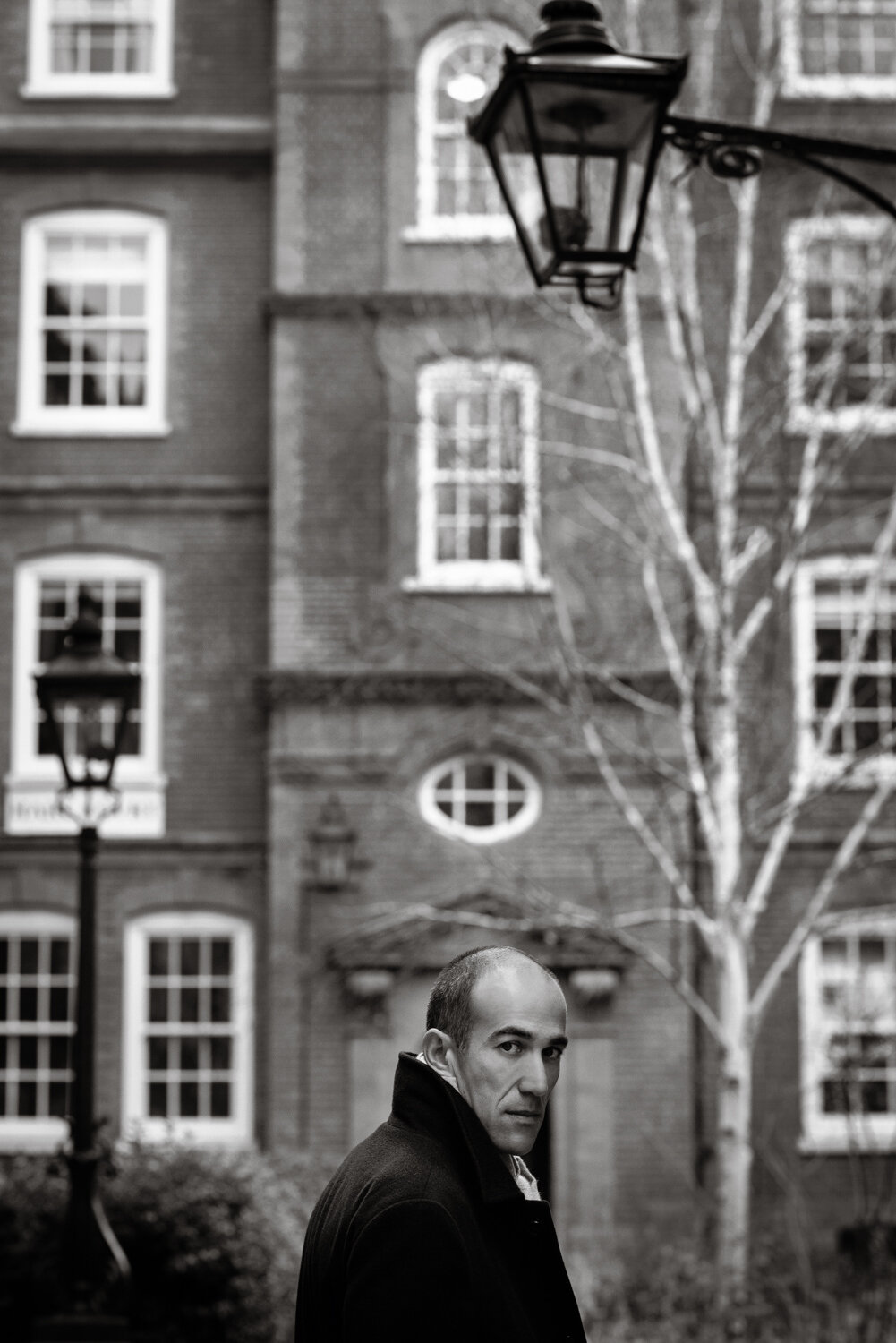 thriller-writer-portraits-london-streets-3.jpg
