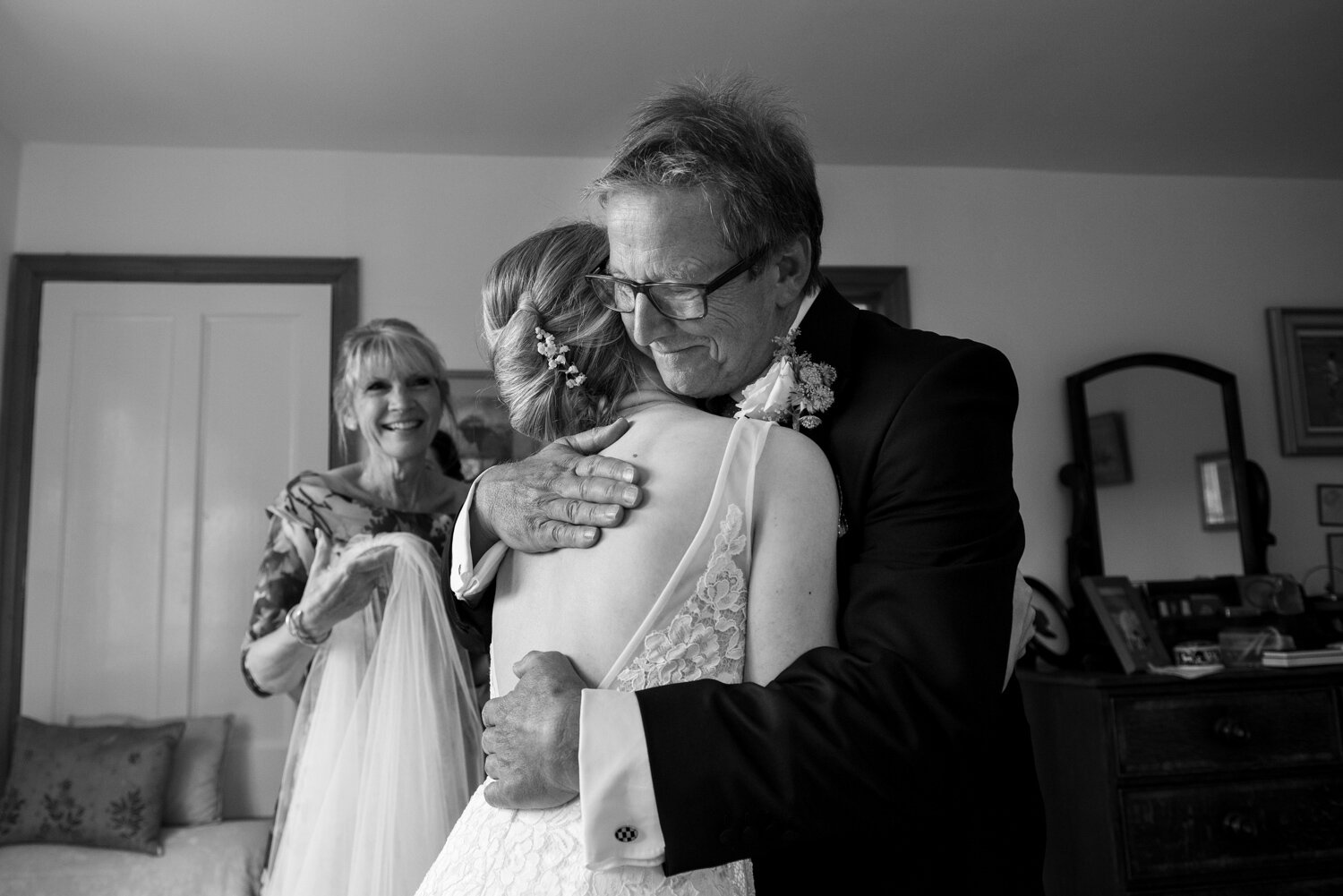 documentary-wedding-photographer-buckinghamshire-23.jpg