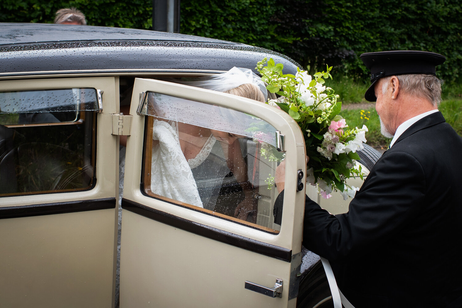 documentary-wedding-photographer-buckinghamshire-37.jpg