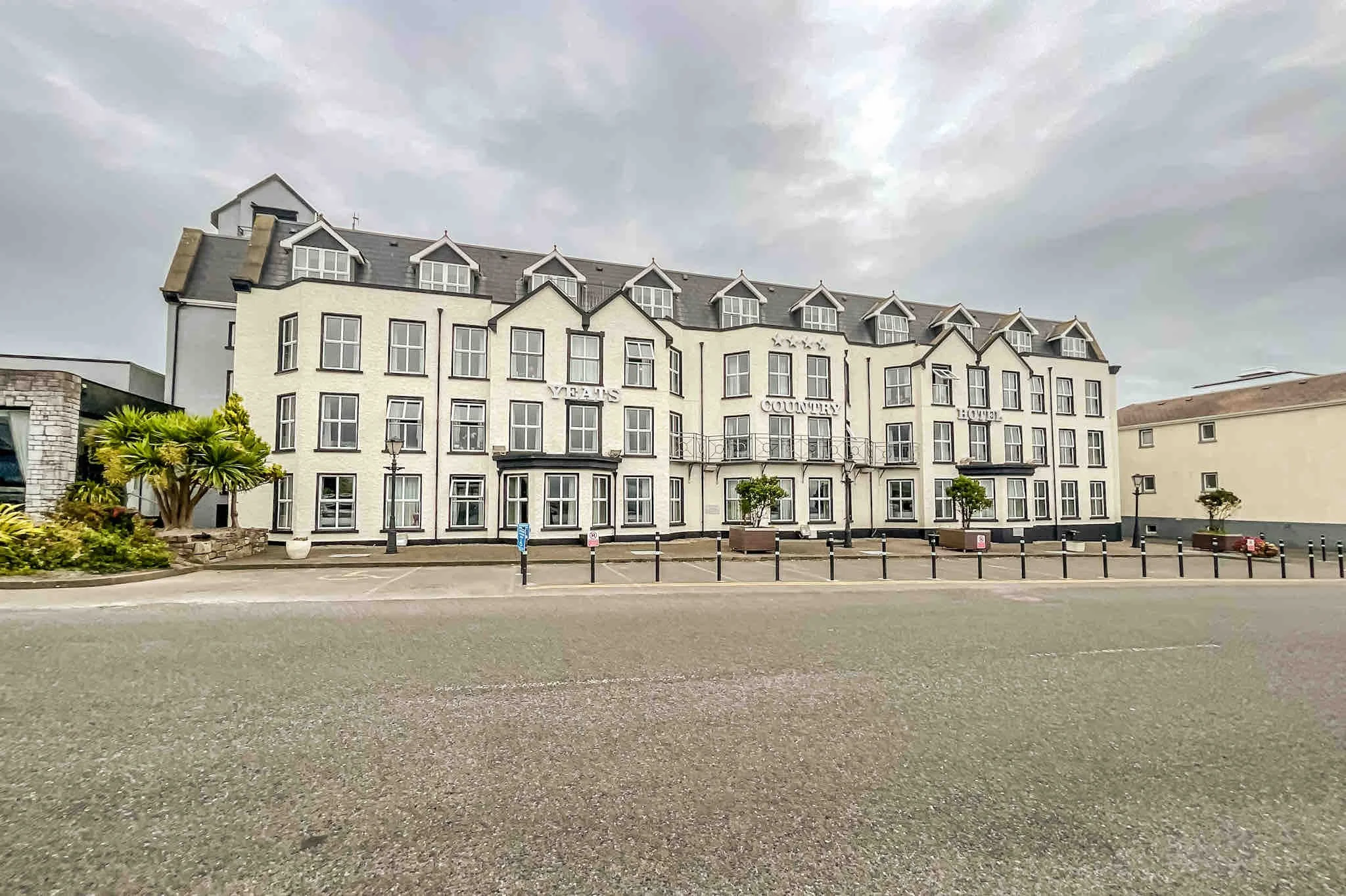 Hotel BER-Yeats Country Hotel-11.jpg