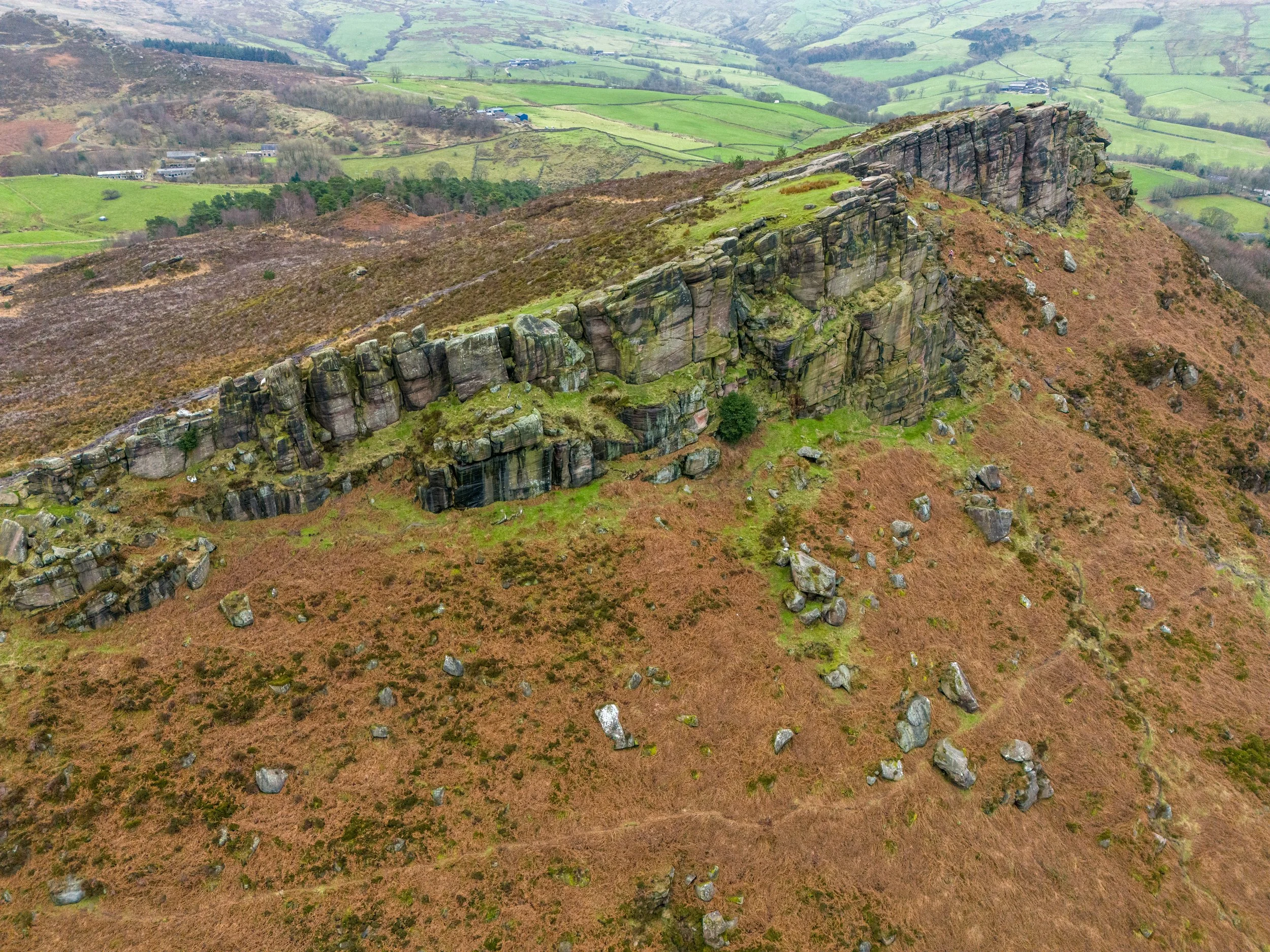 An aerial perspective of Hen Cloud.