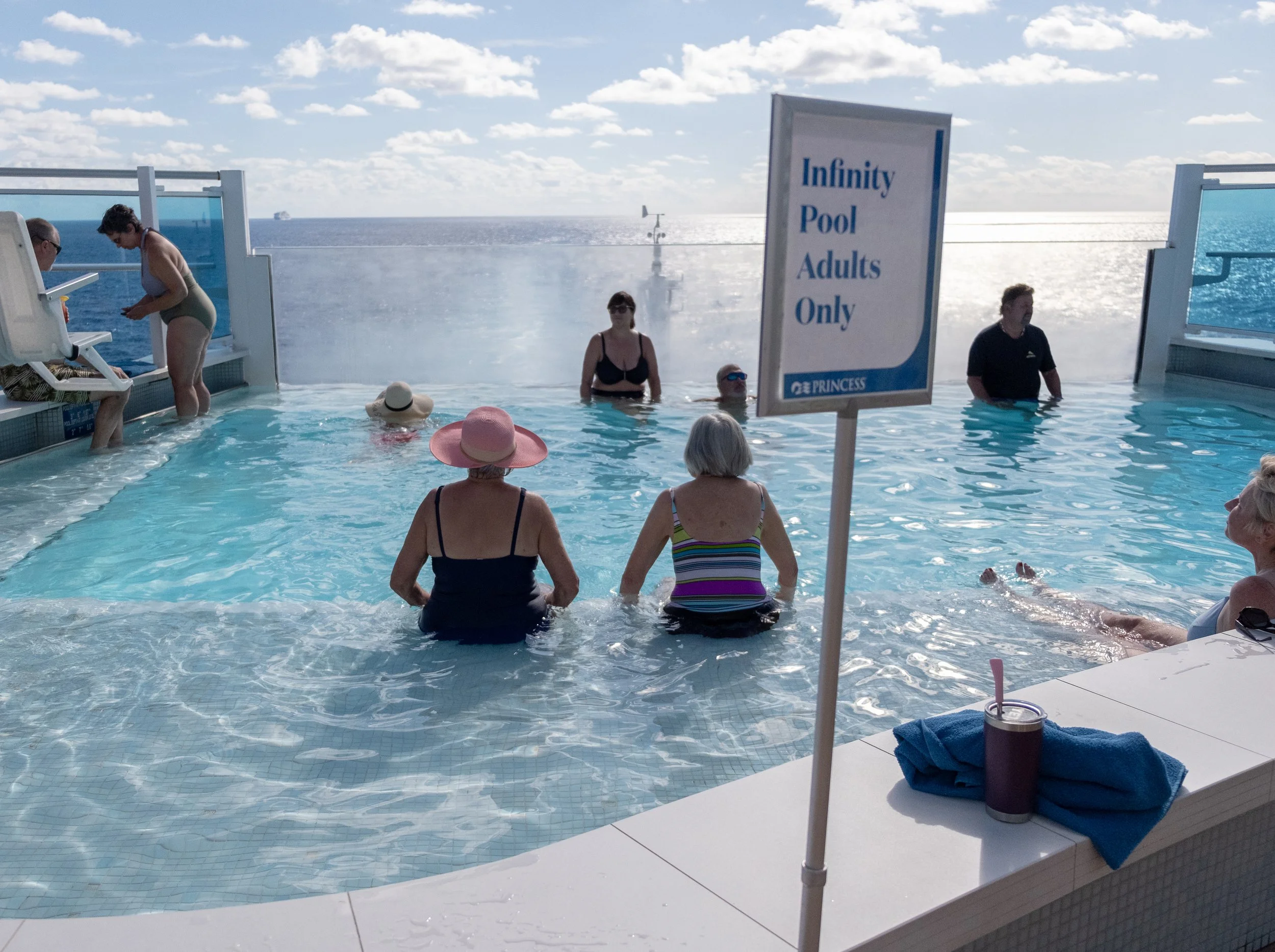 Poolside Cruising (5).jpg