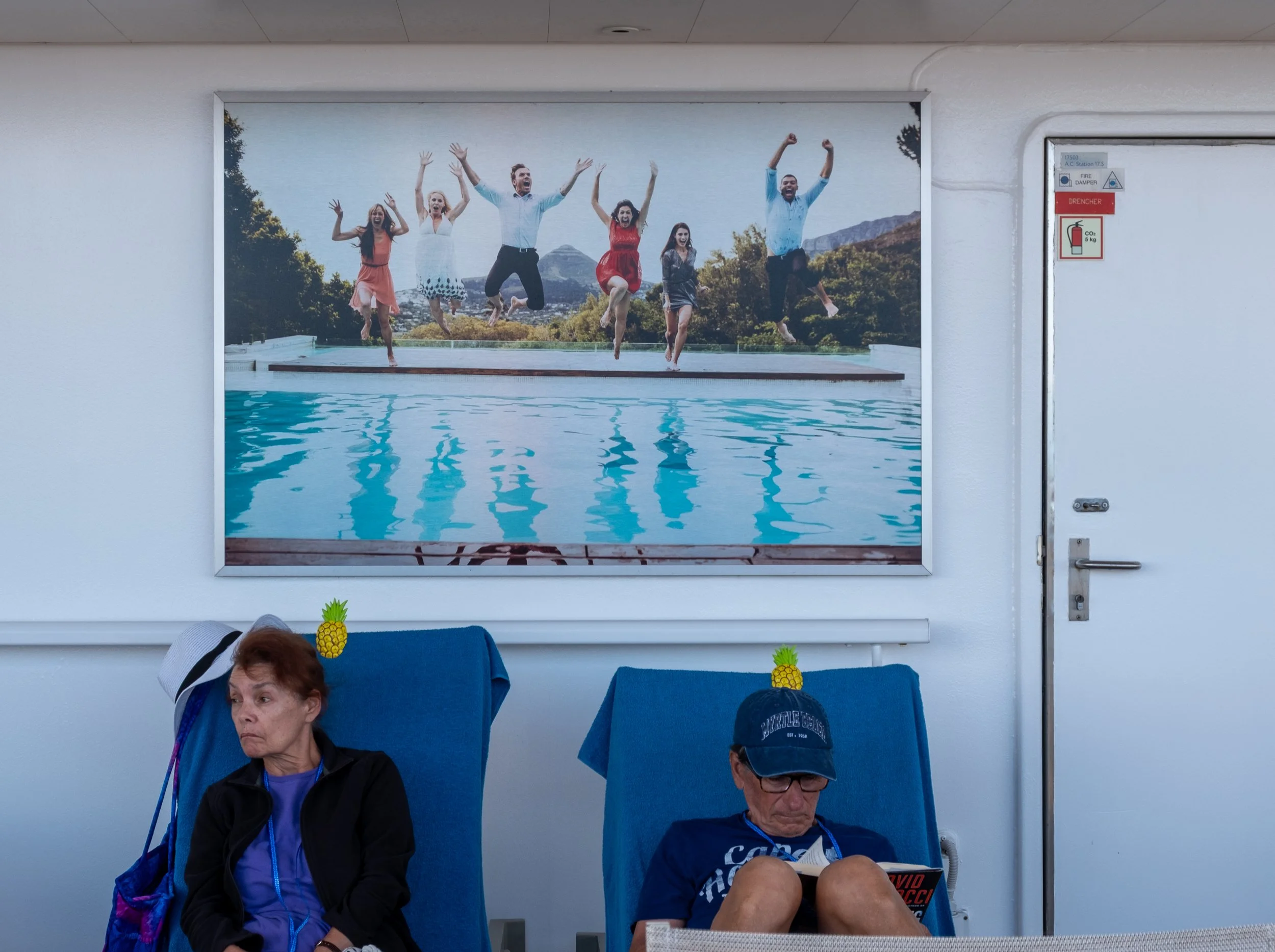 Poolside Cruising (4).jpg