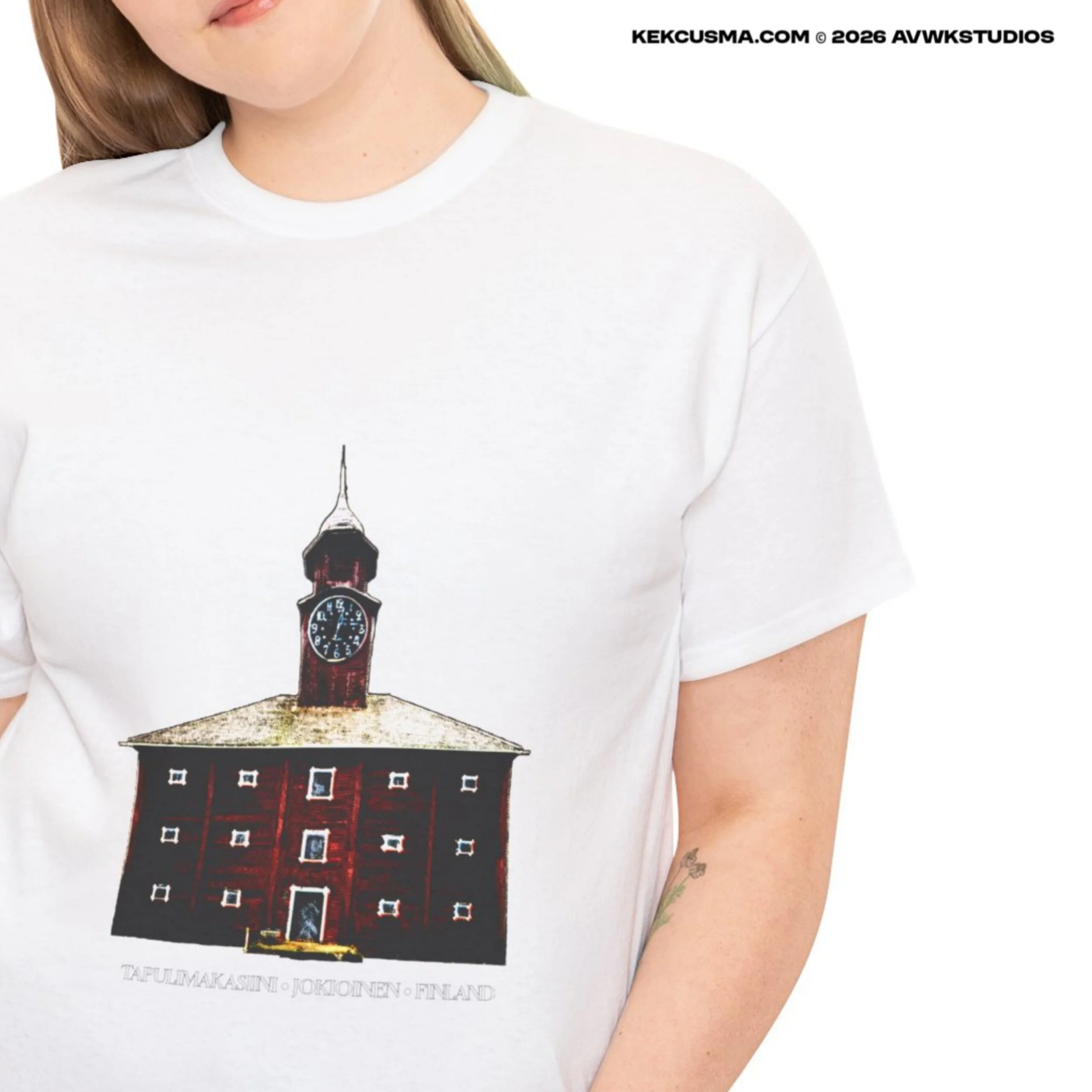 TAPULI SIGNATURE BRIGHT TXT WHITE T-SHIRT PERSON AVWKSTUDiOS © 2026 kekcusma.com.jpg