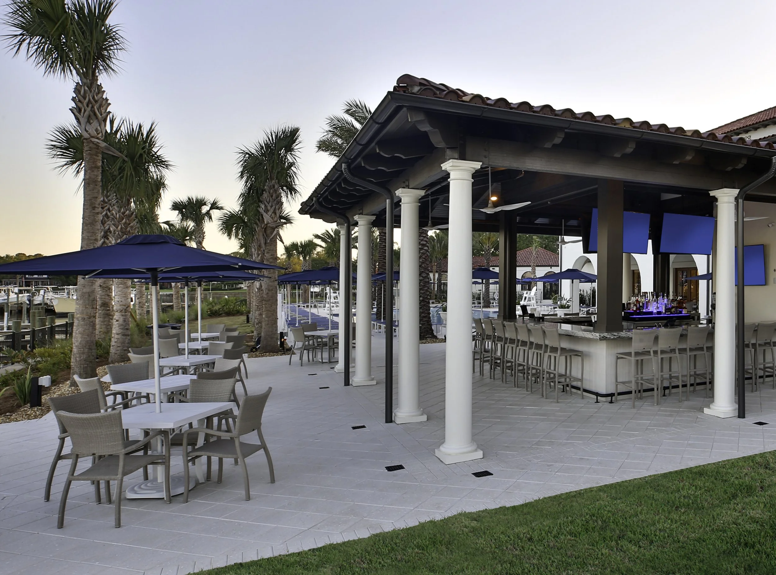 River Porch Bar 6.jpg
