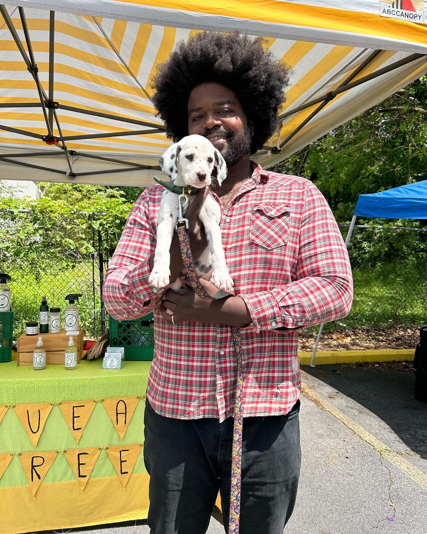 Two cuties hanging out at the Grant Park Farmers Market! @communityfarmersmarkets 

@southerncap_mushrooms got a new pup!