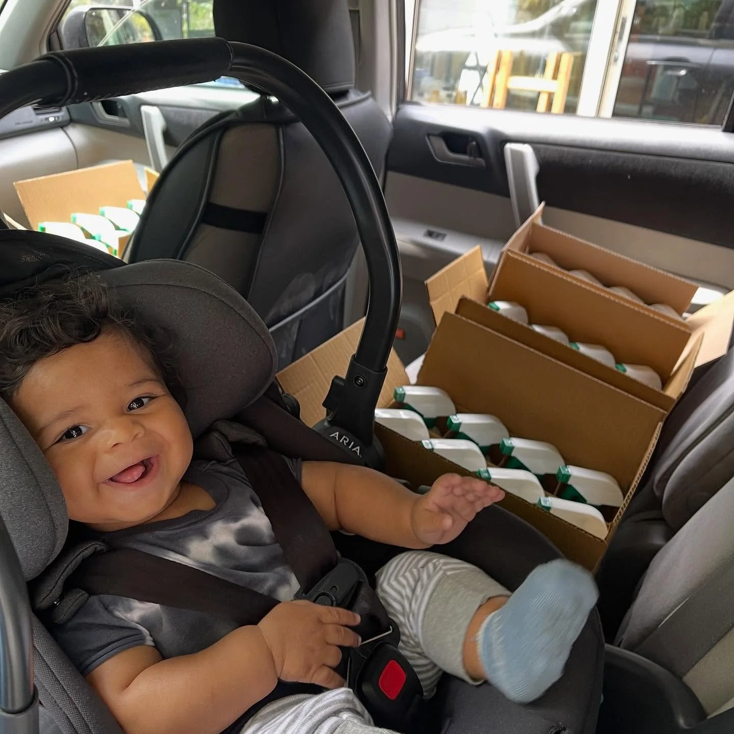 Every day is take your child to work day when you were born into the family business 

#squeakygreen #squeakygreencleaningco #greencleaning #local #shoplocal #market #farmersmarket #organic #green #natural #atl #atlanta #madeinatlanta #atlantasmallbu