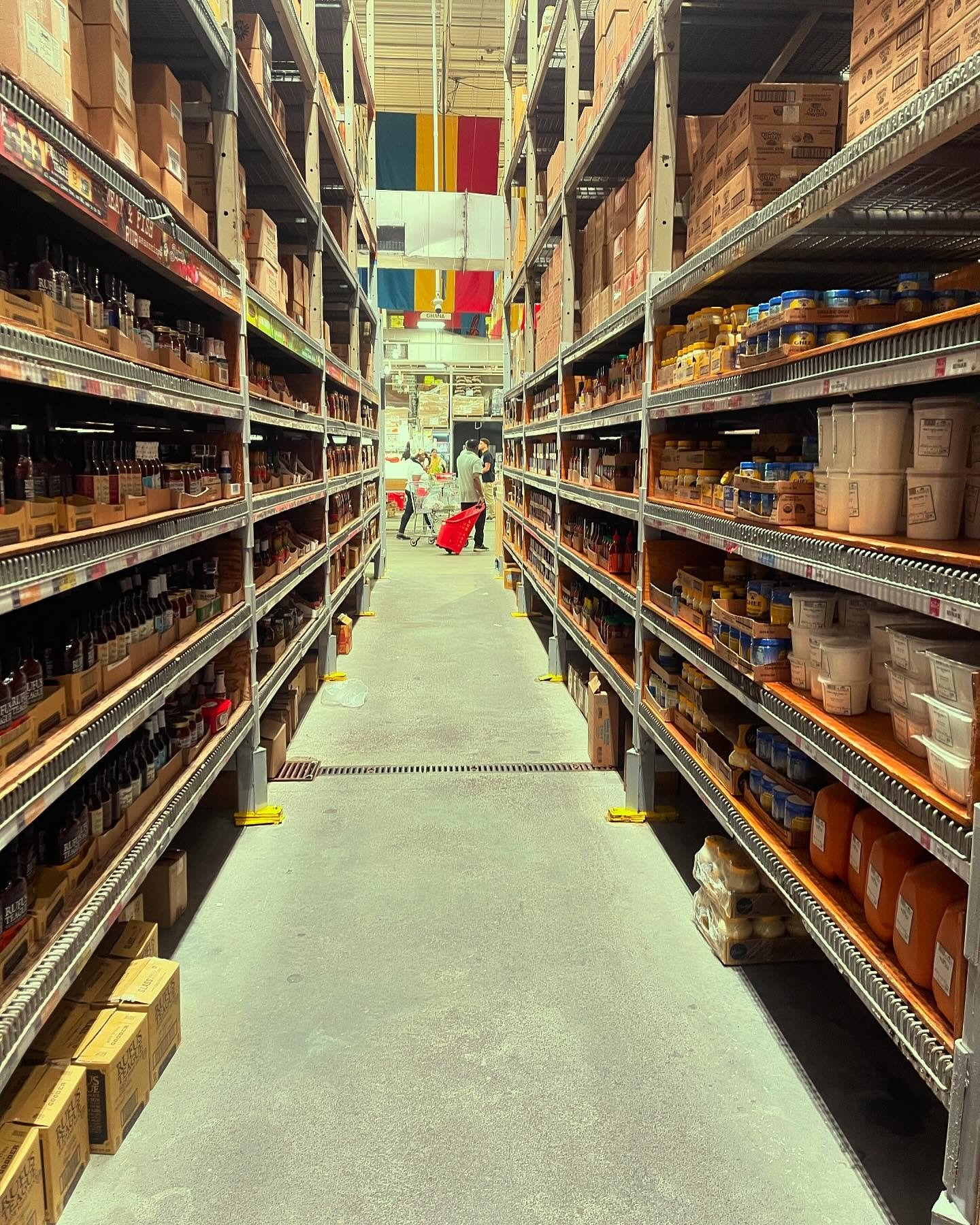 The organic oils for all of our soaps come from the one and only @yourdekalbfarmersmarket 

#squeakygreen #squeakygreencleaningco #greencleaning #local #shoplocal #market #farmersmarket #organic #green #natural #atl #atlanta #madeinatlanta #atlantasm