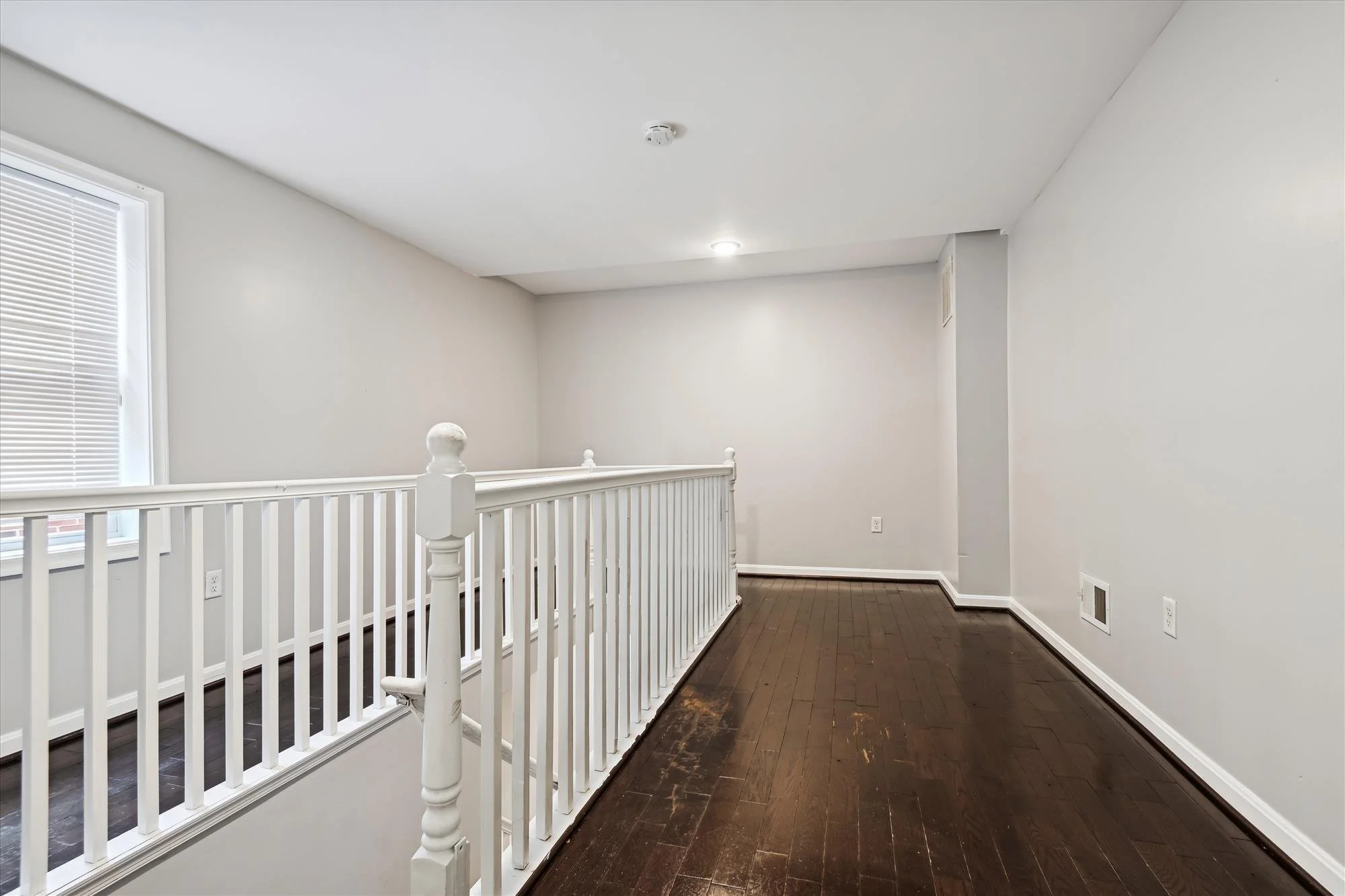 upper level-loft-_dsc1358.jpg