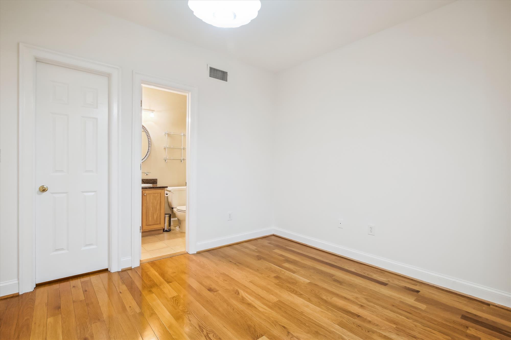 interiors-primary bedroom-_mg_7161.jpg