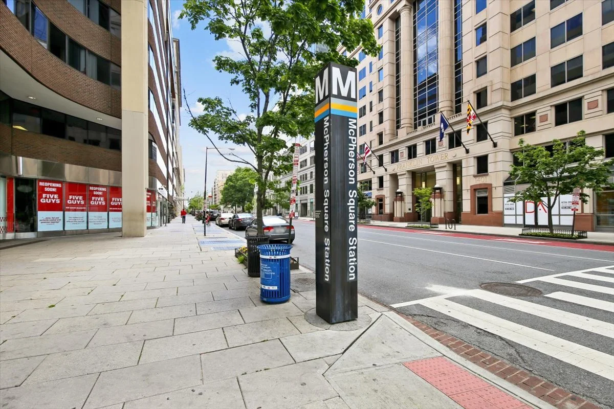 44-McPherson Square Metro.jpg