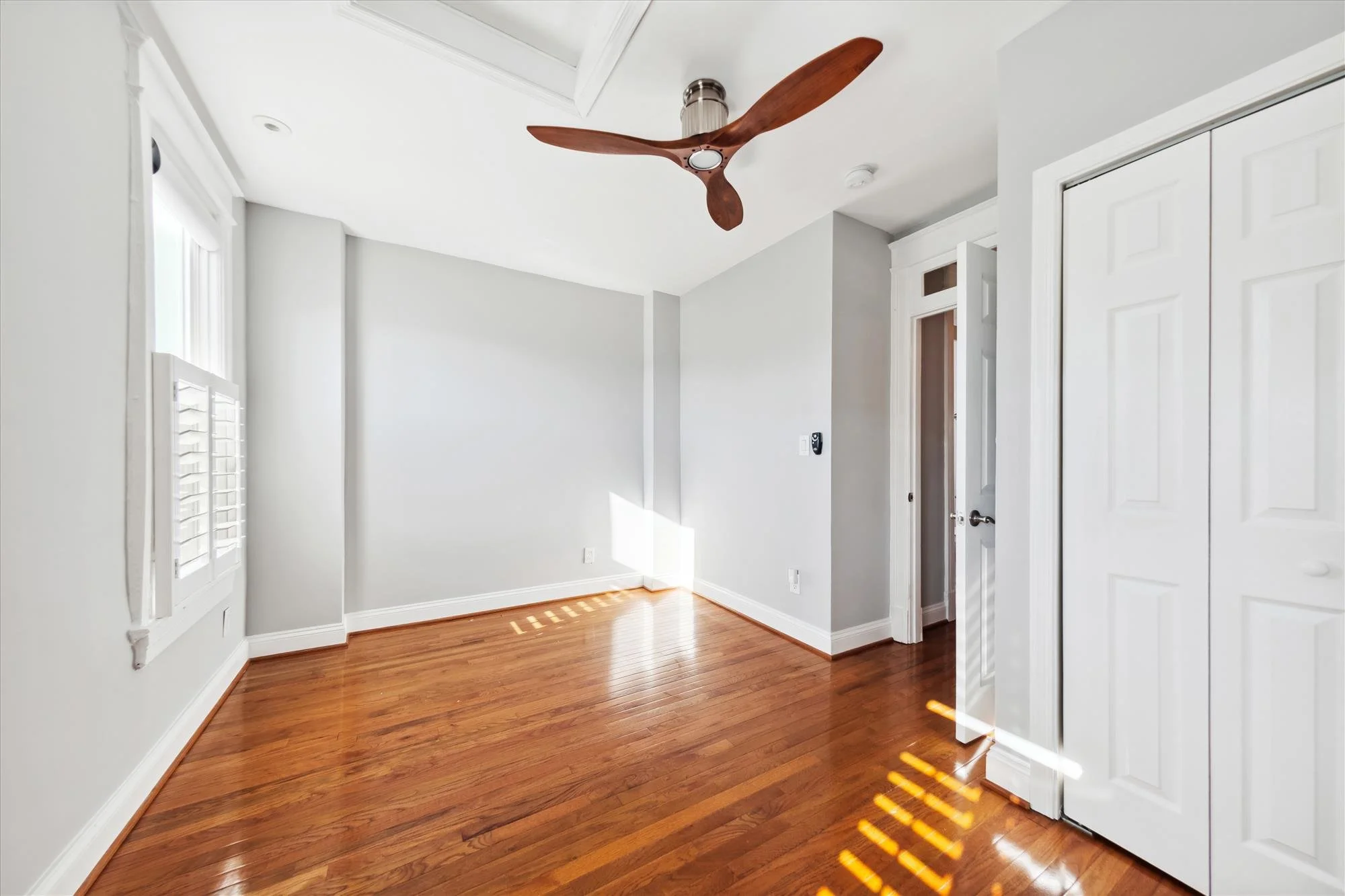 upper level-bedroom-_dsc3525.jpg