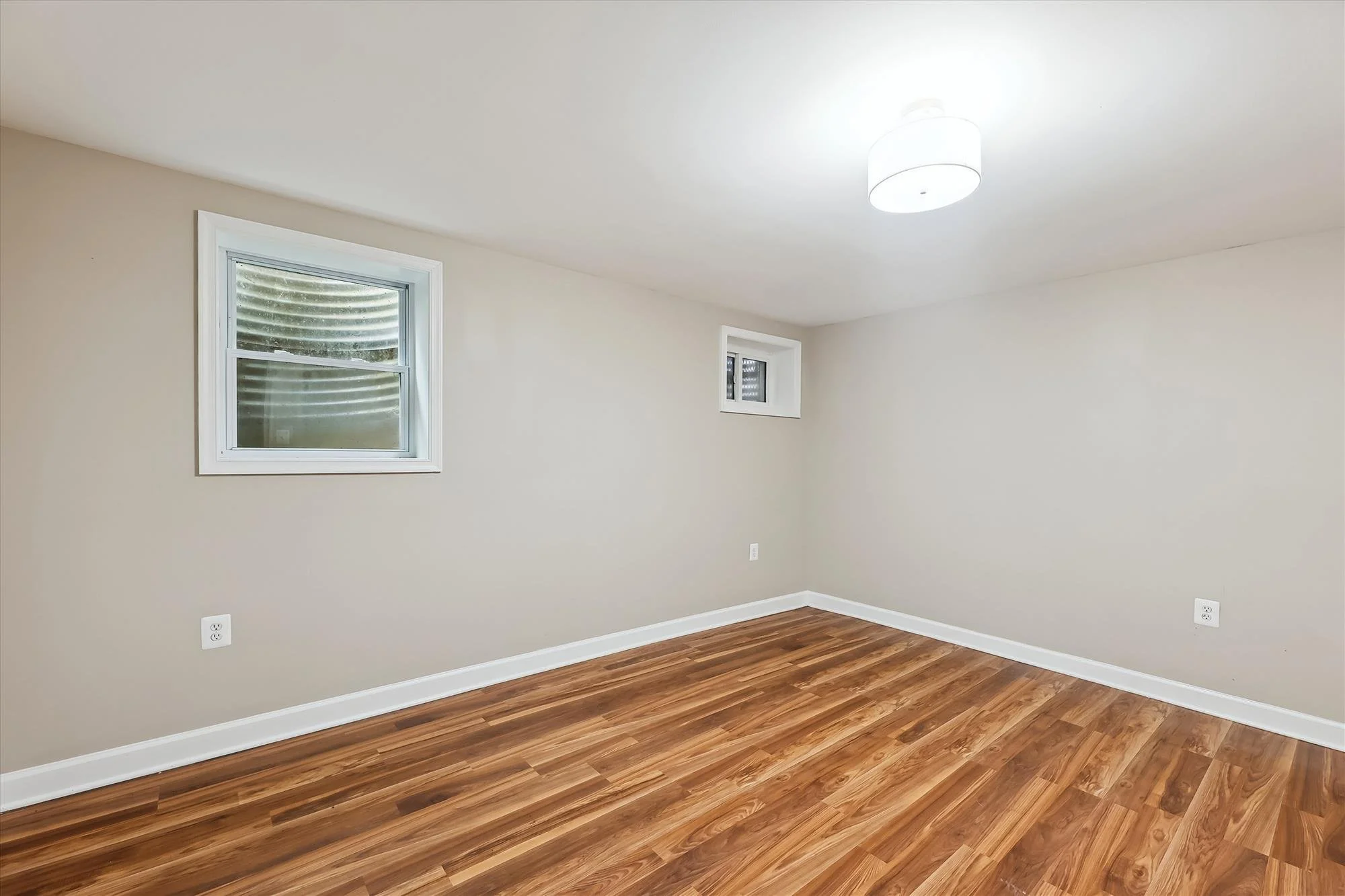 lower level-bedroom 5-a9629.jpg