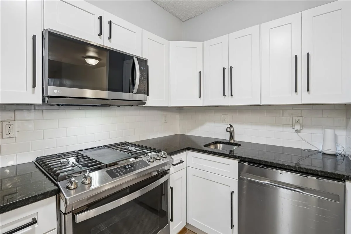 12-Kitchen.jpg