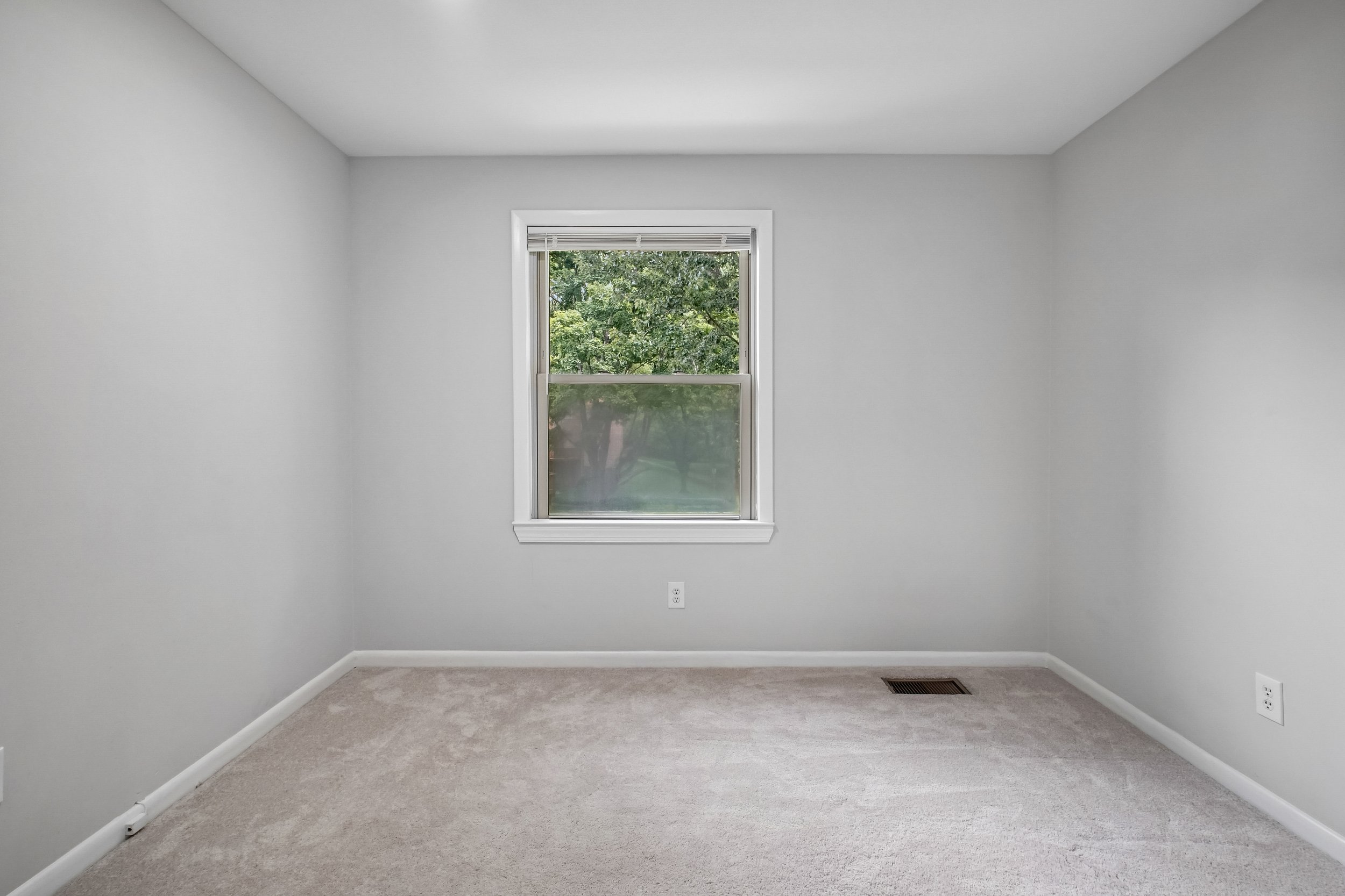 29-Bedroom.jpg