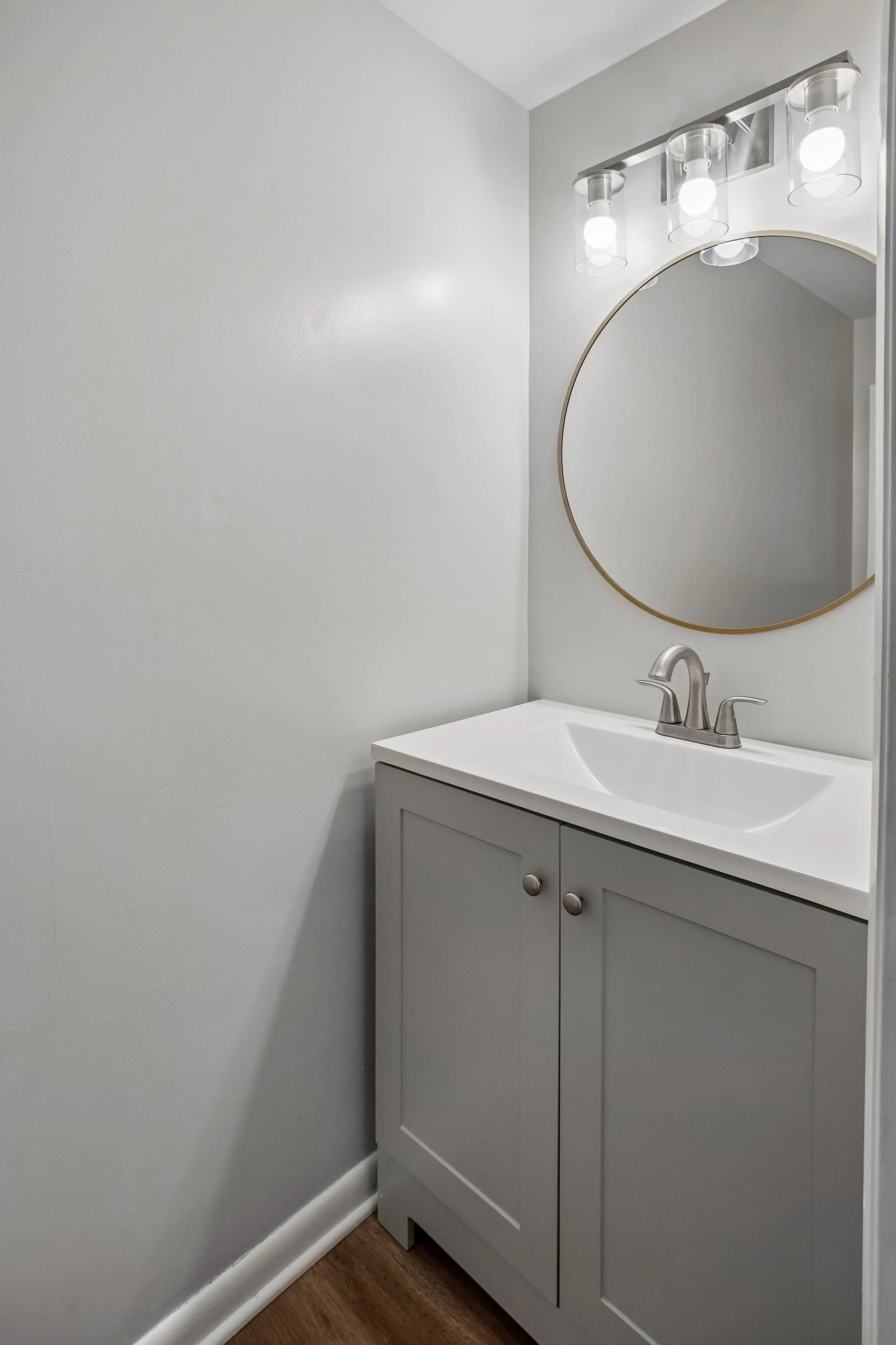 35-Powder Room.jpg
