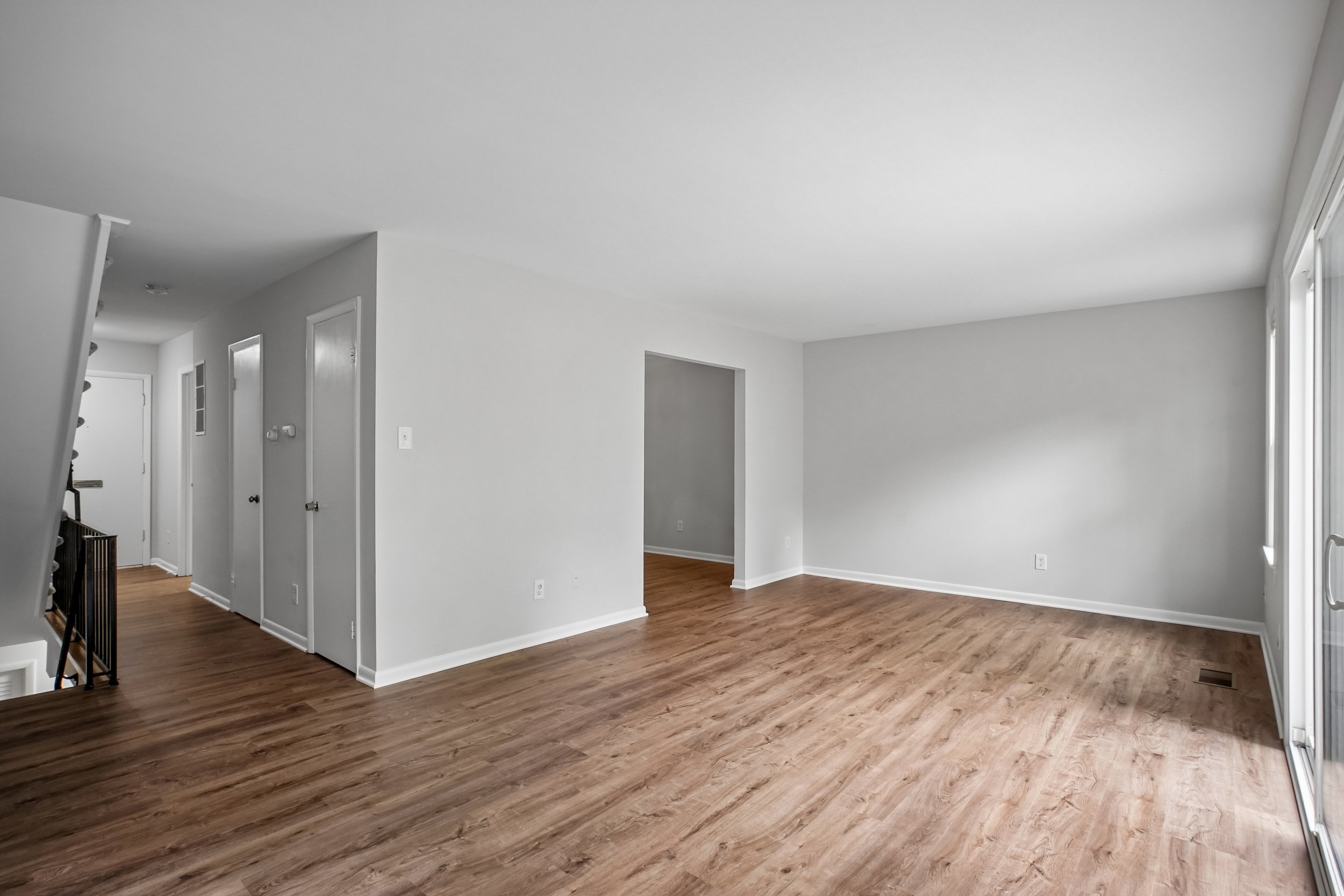18-Living Room.jpg
