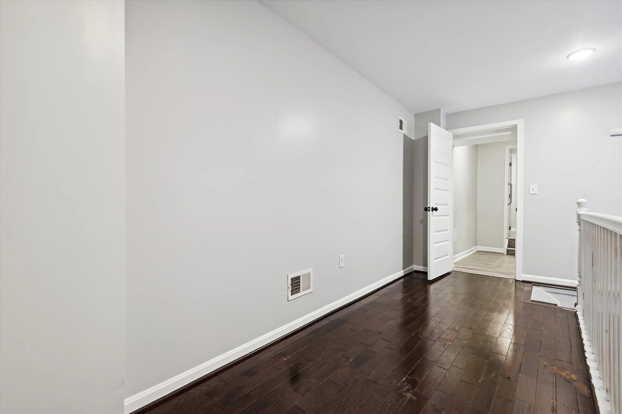 upper level-loft-_dsc1363.jpg