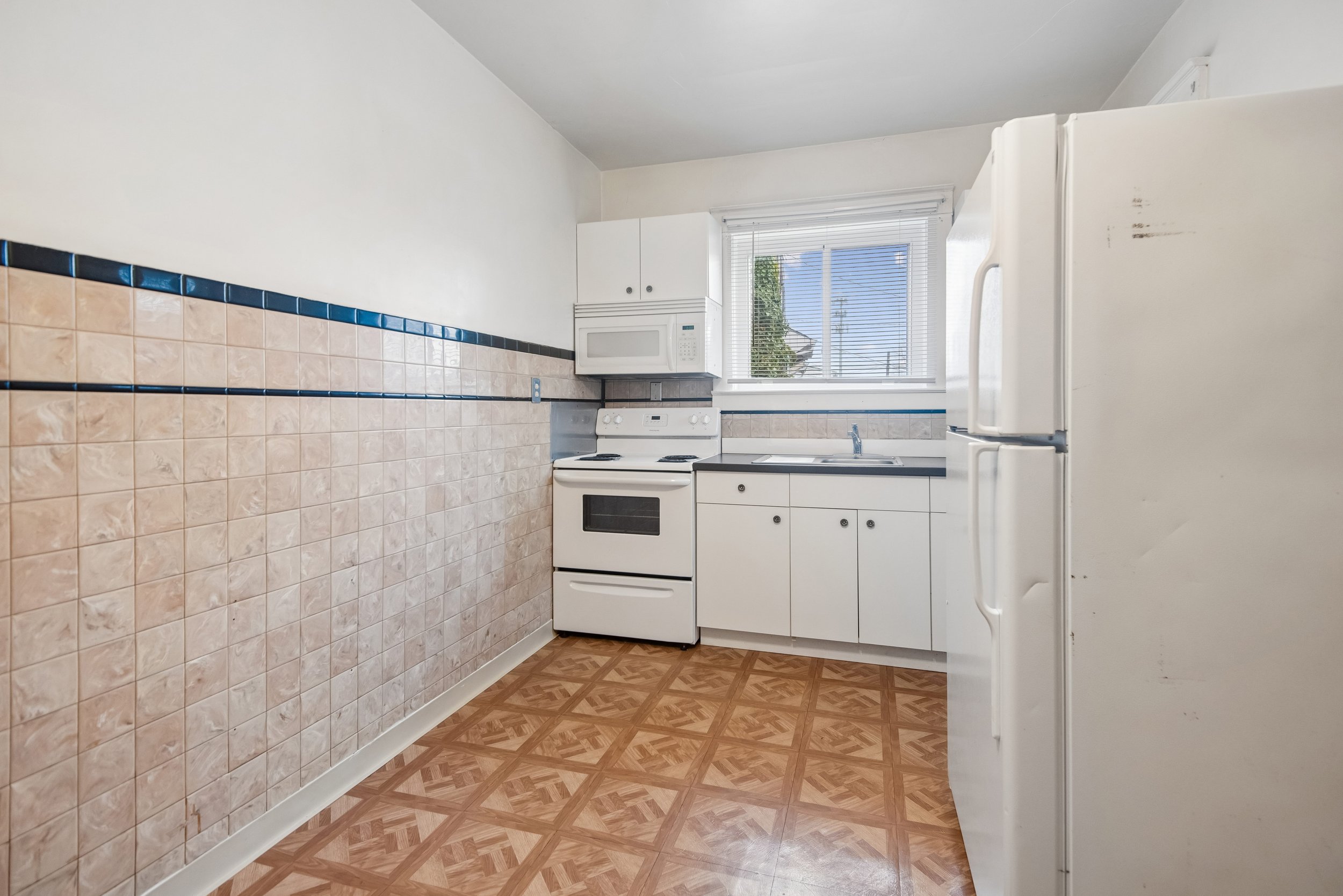 12-Kitchen.jpg