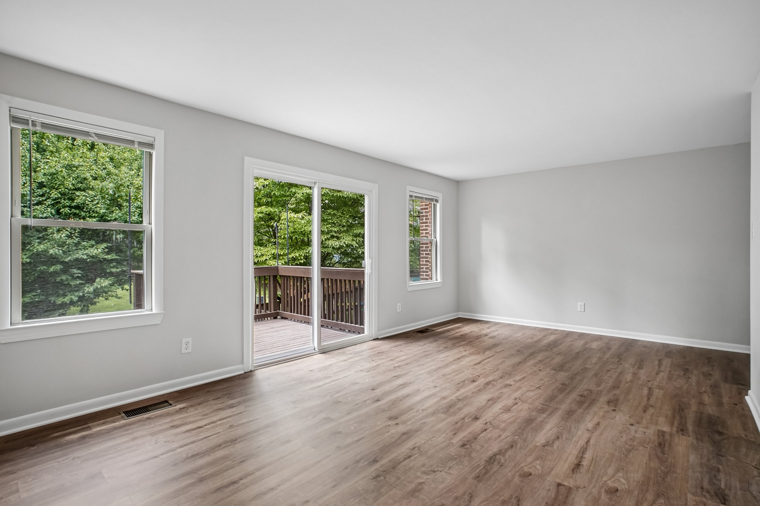 45-Living Room.jpg