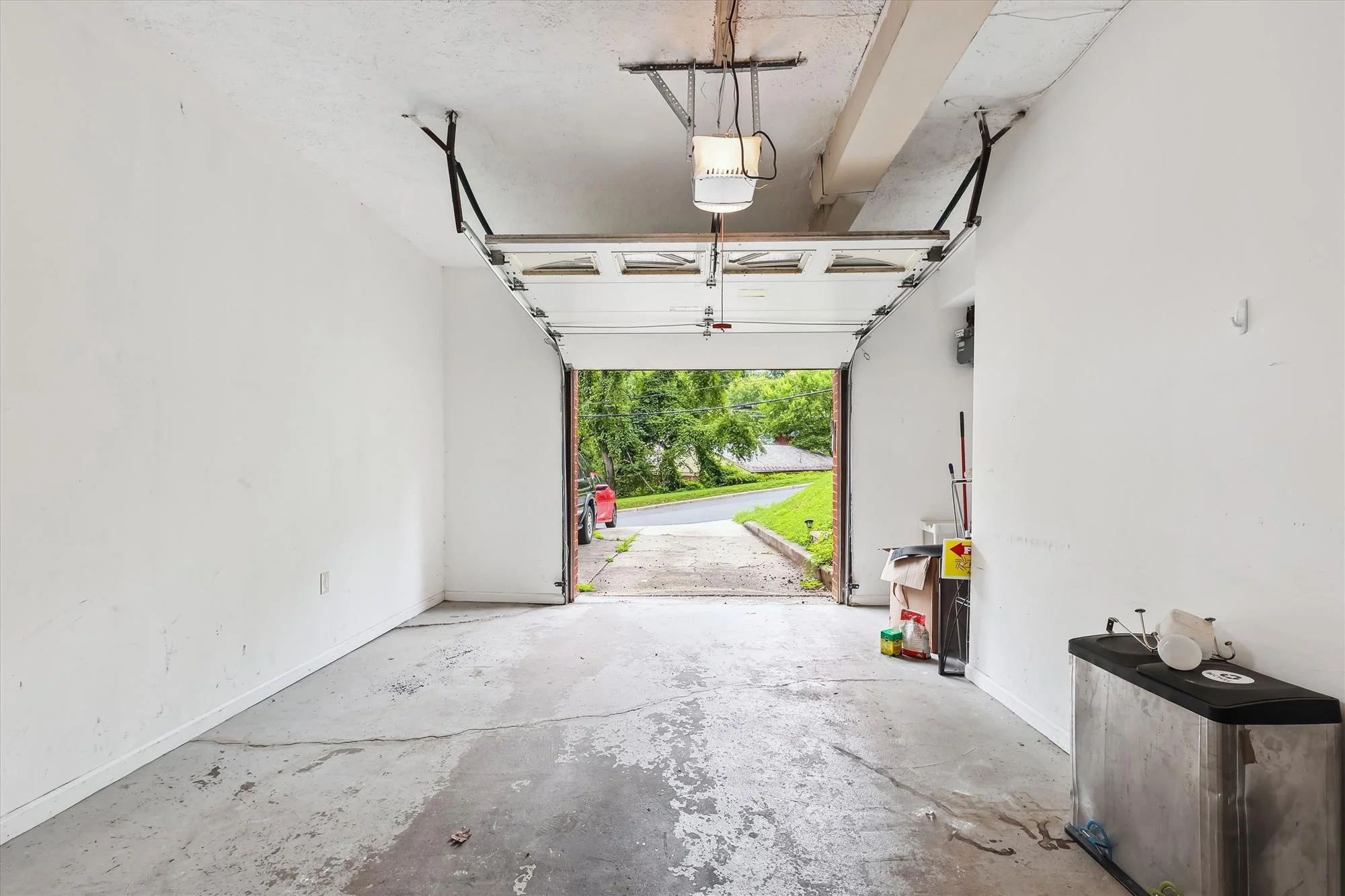 lower level-garage-a9614.jpg