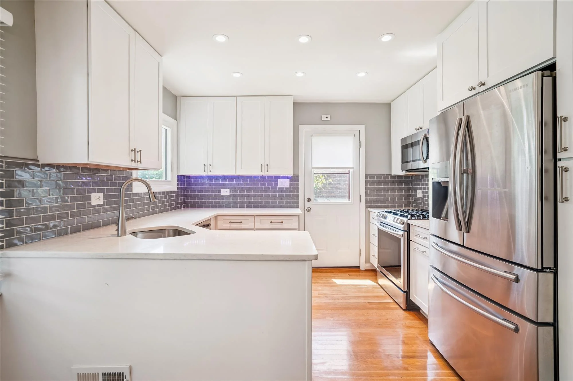 interiors-kitchen-dsc05908.jpg