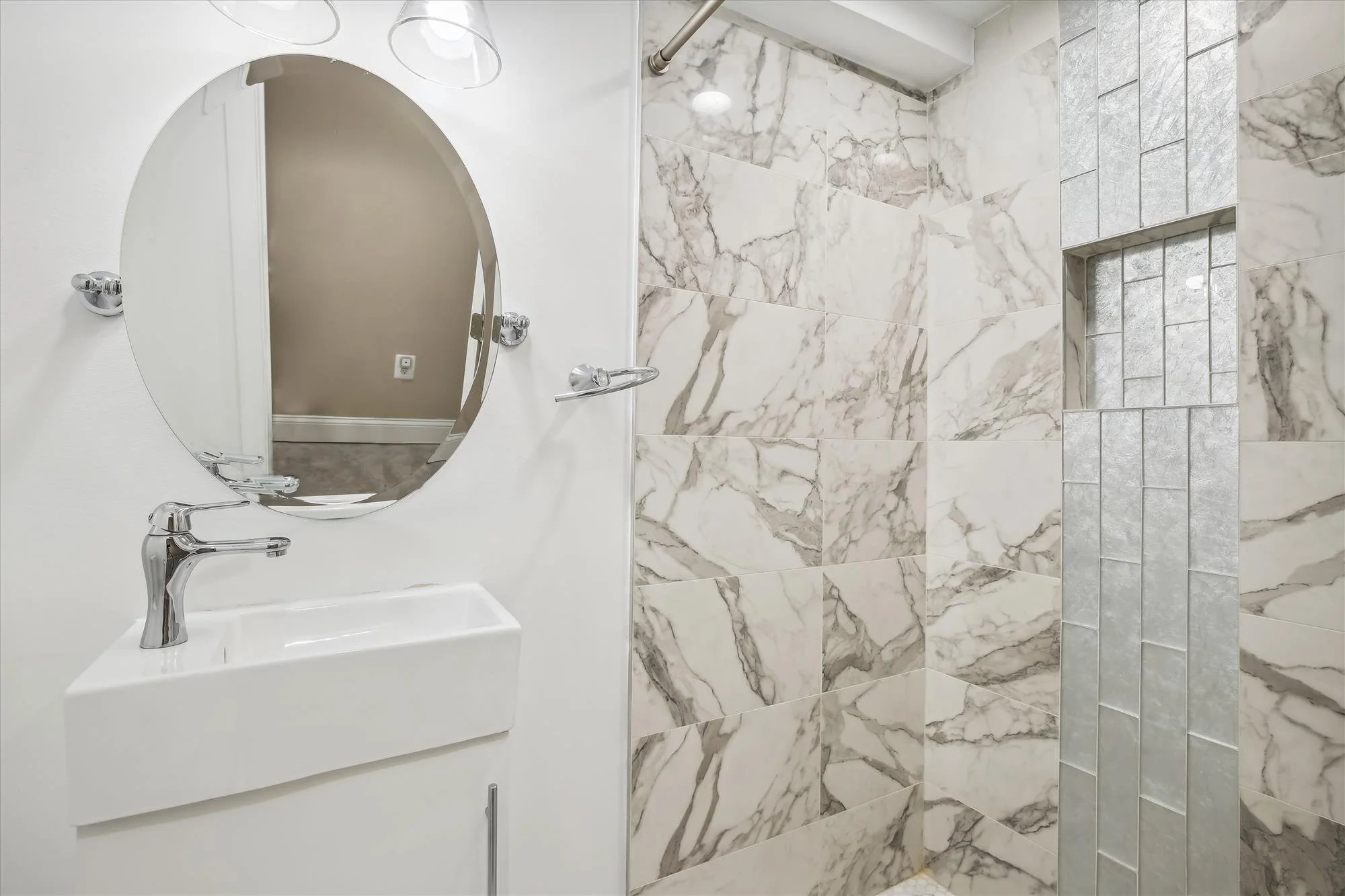 lower level-bath-_mg_7322.jpg