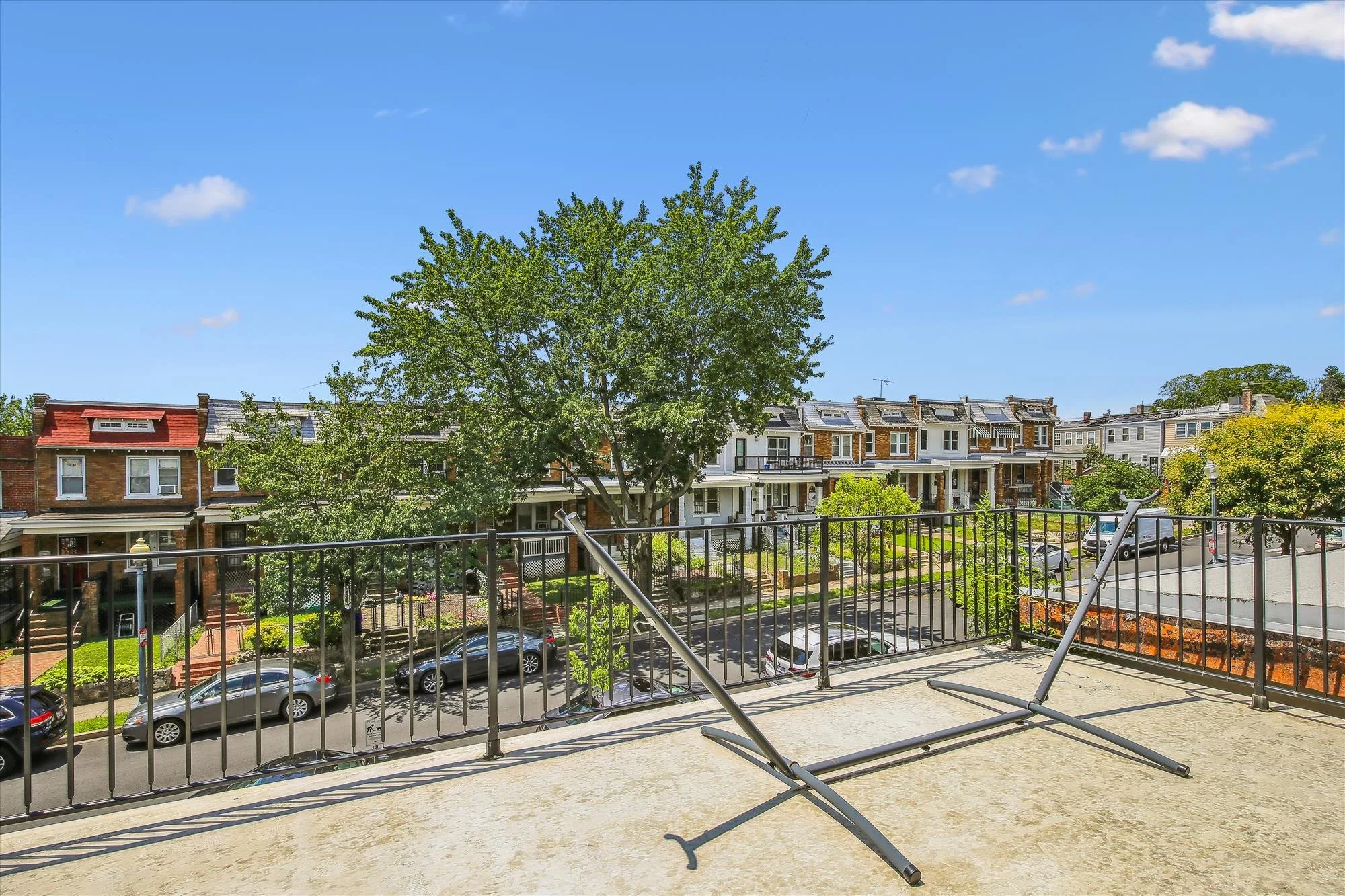 upper level-balcony-img_7250.jpg