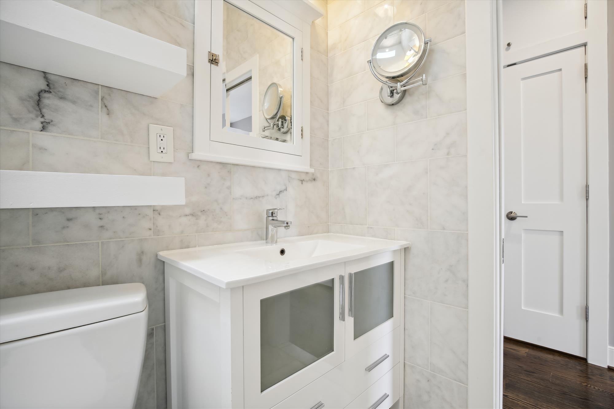 upper level-bath-_mg_9582.jpg