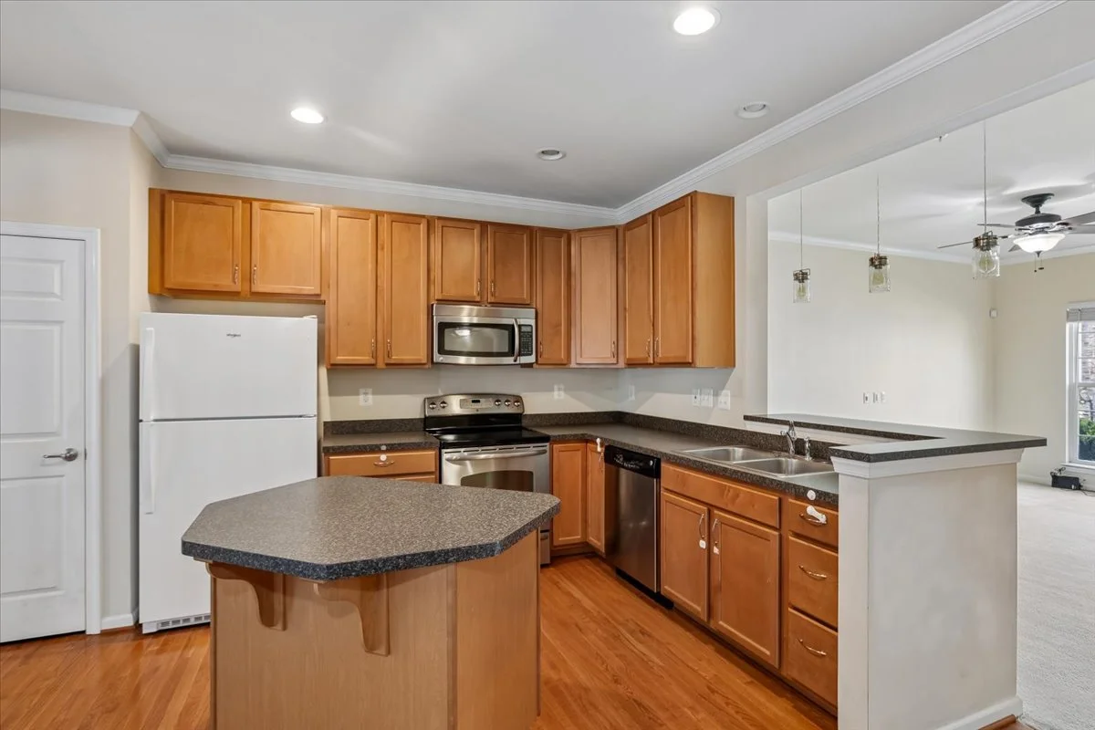 05-Kitchen.jpg