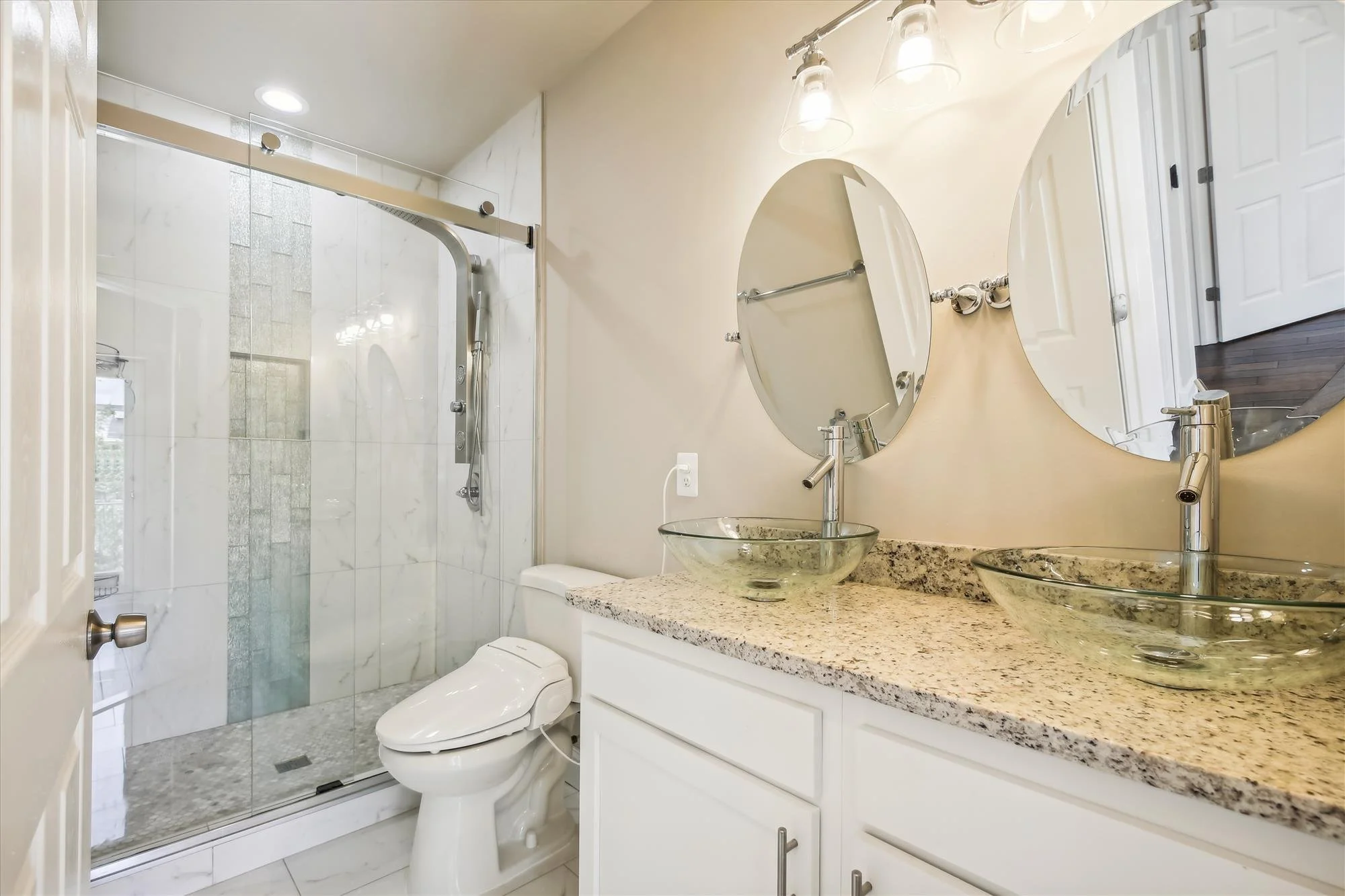 upper level-primary bath-_mg_7245.jpg