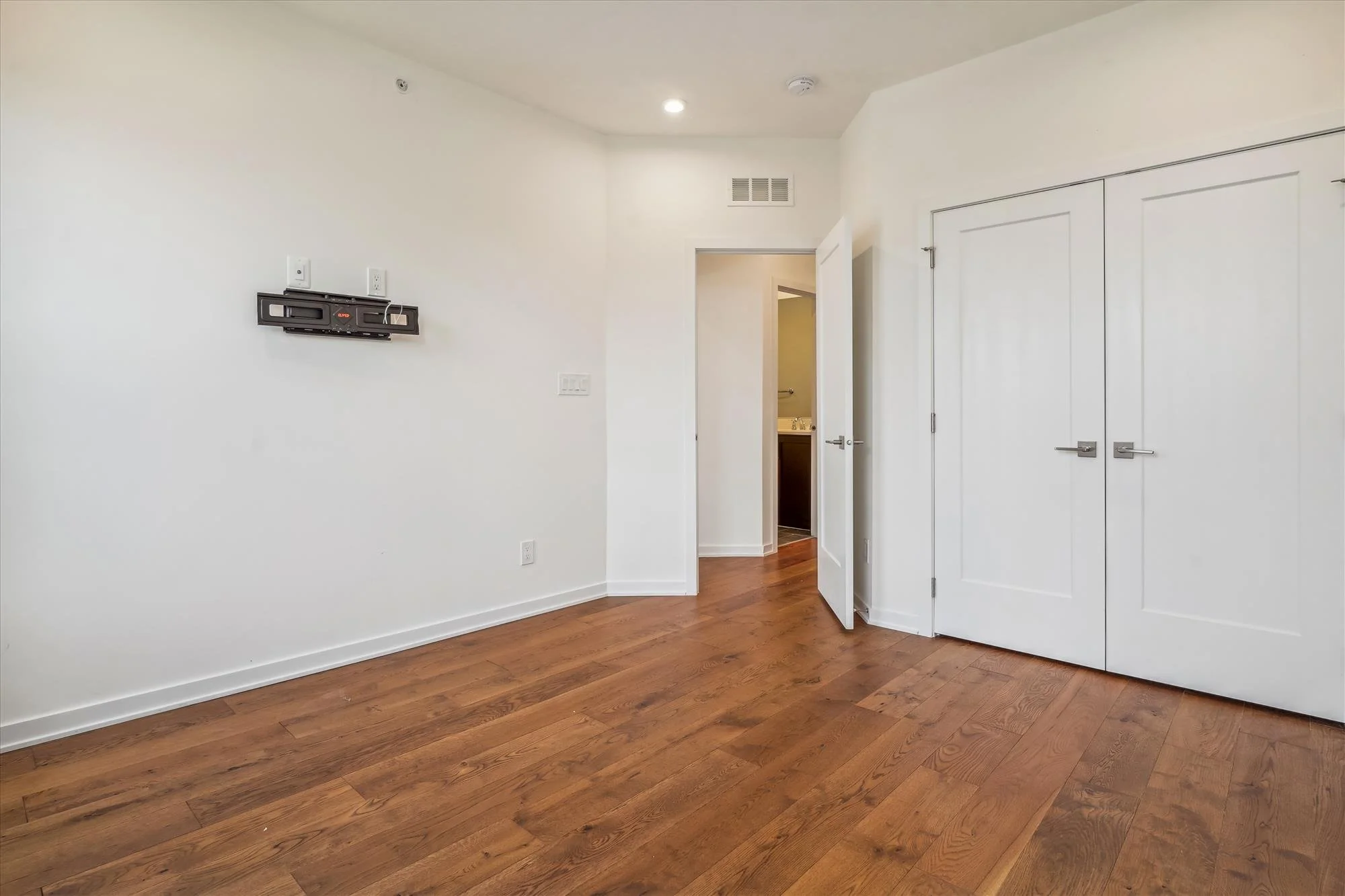 upper level-bedroom 3-_glm0106.jpg