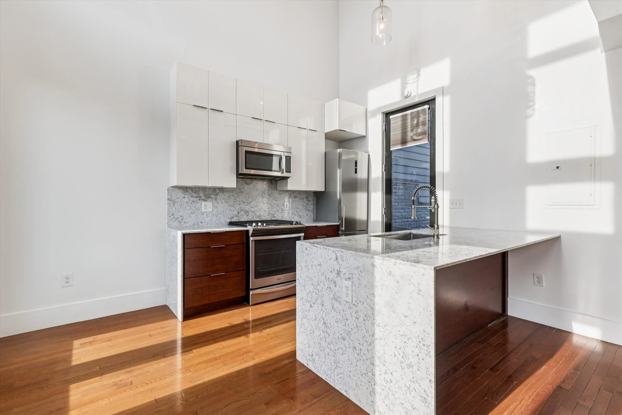 interiors-kitchen-613a3873.jpg