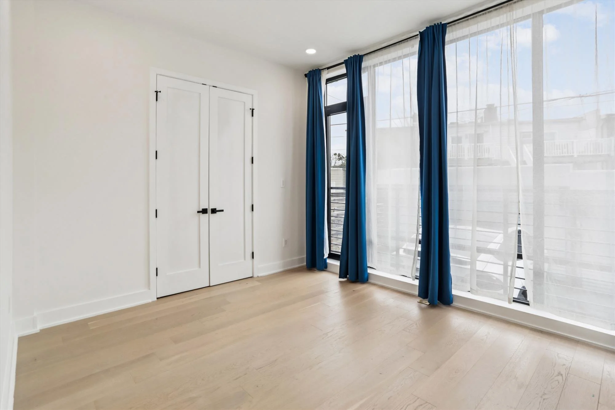 interiors-primary bedroom-_mg_4663.jpg