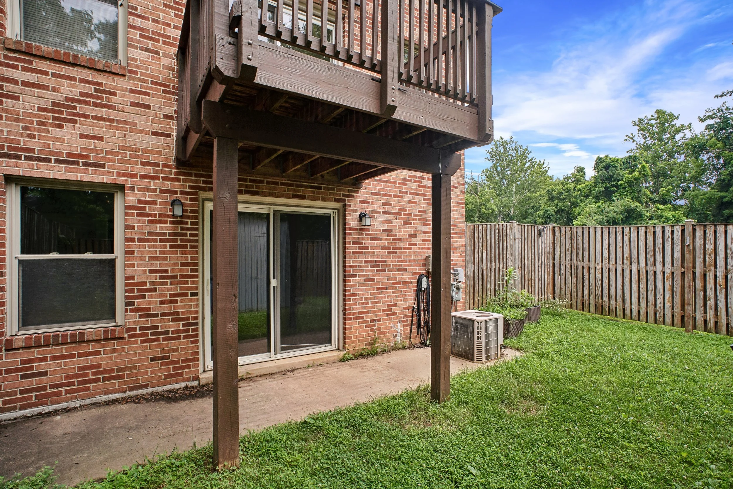 05-Back Yard.jpg