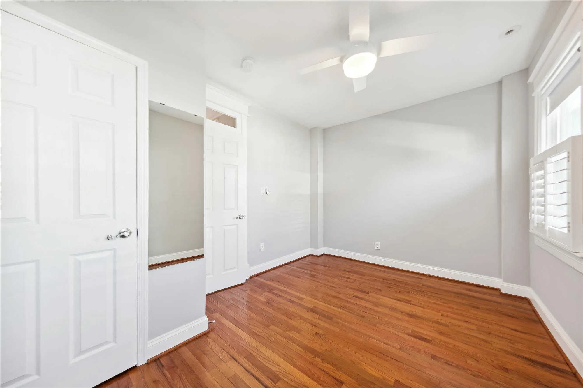 upper level-bedroom-_dsc3571.jpg