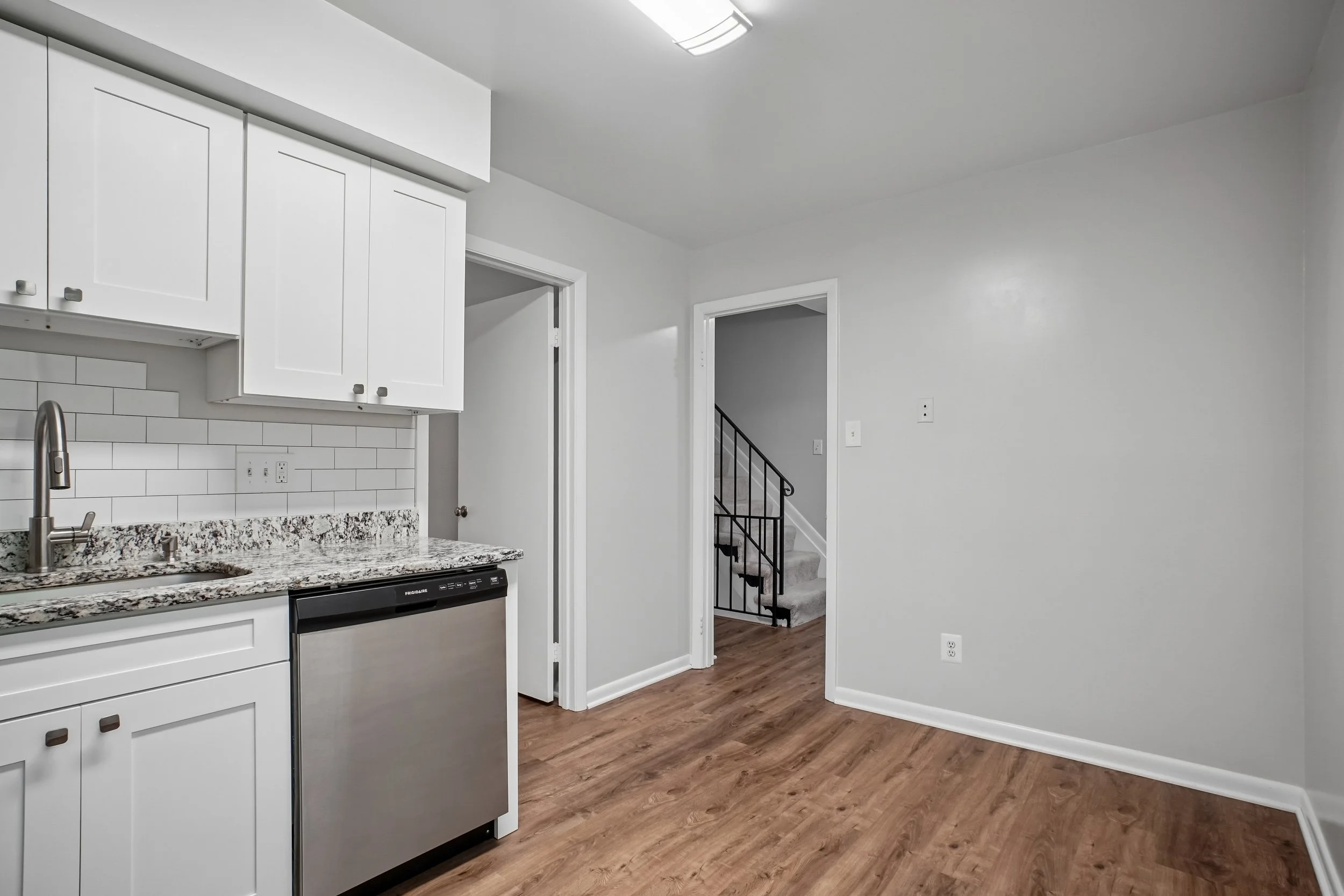 14-Kitchen.jpg