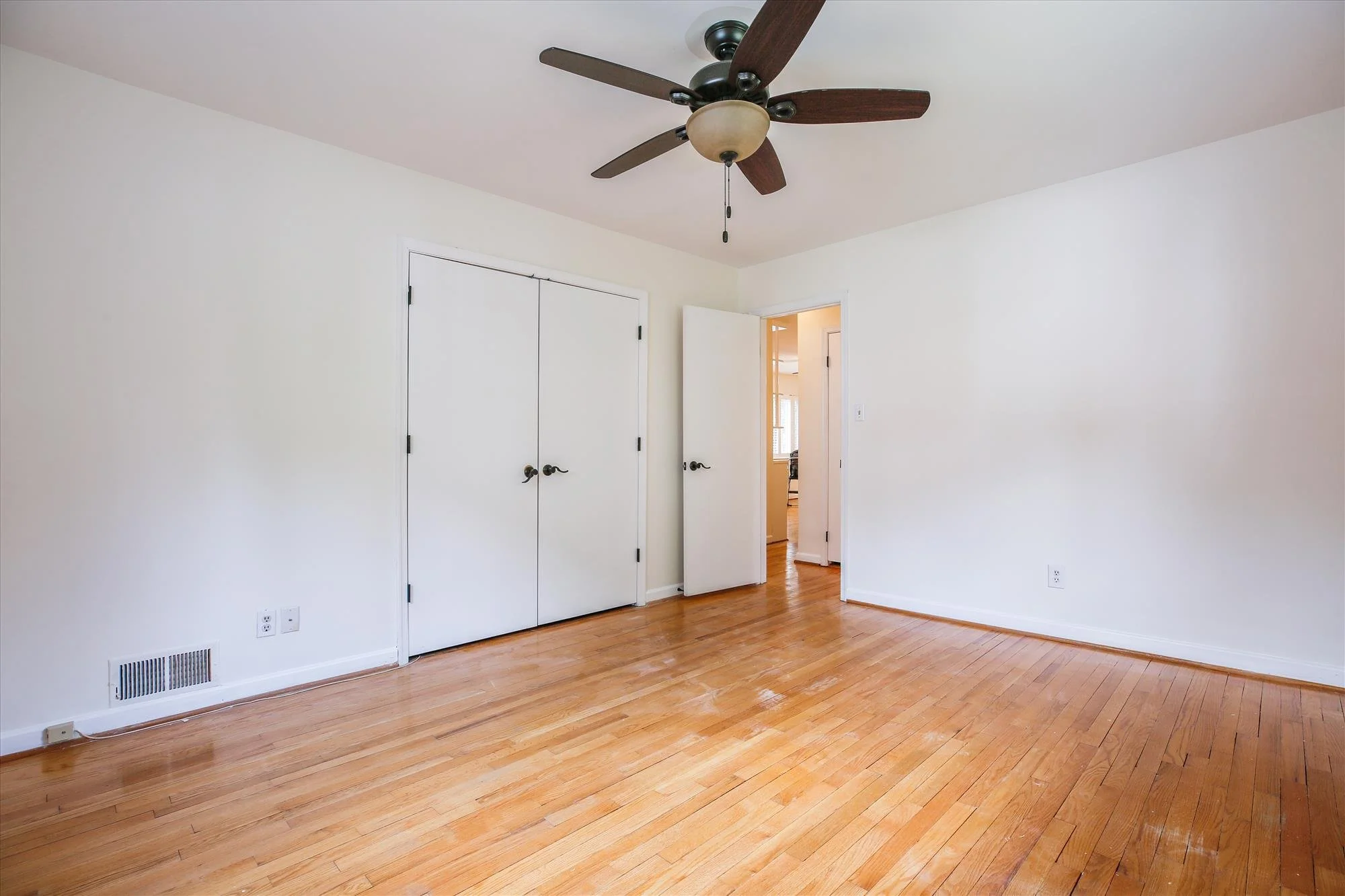 interiors-primary bedroom-_mg_7264.jpg